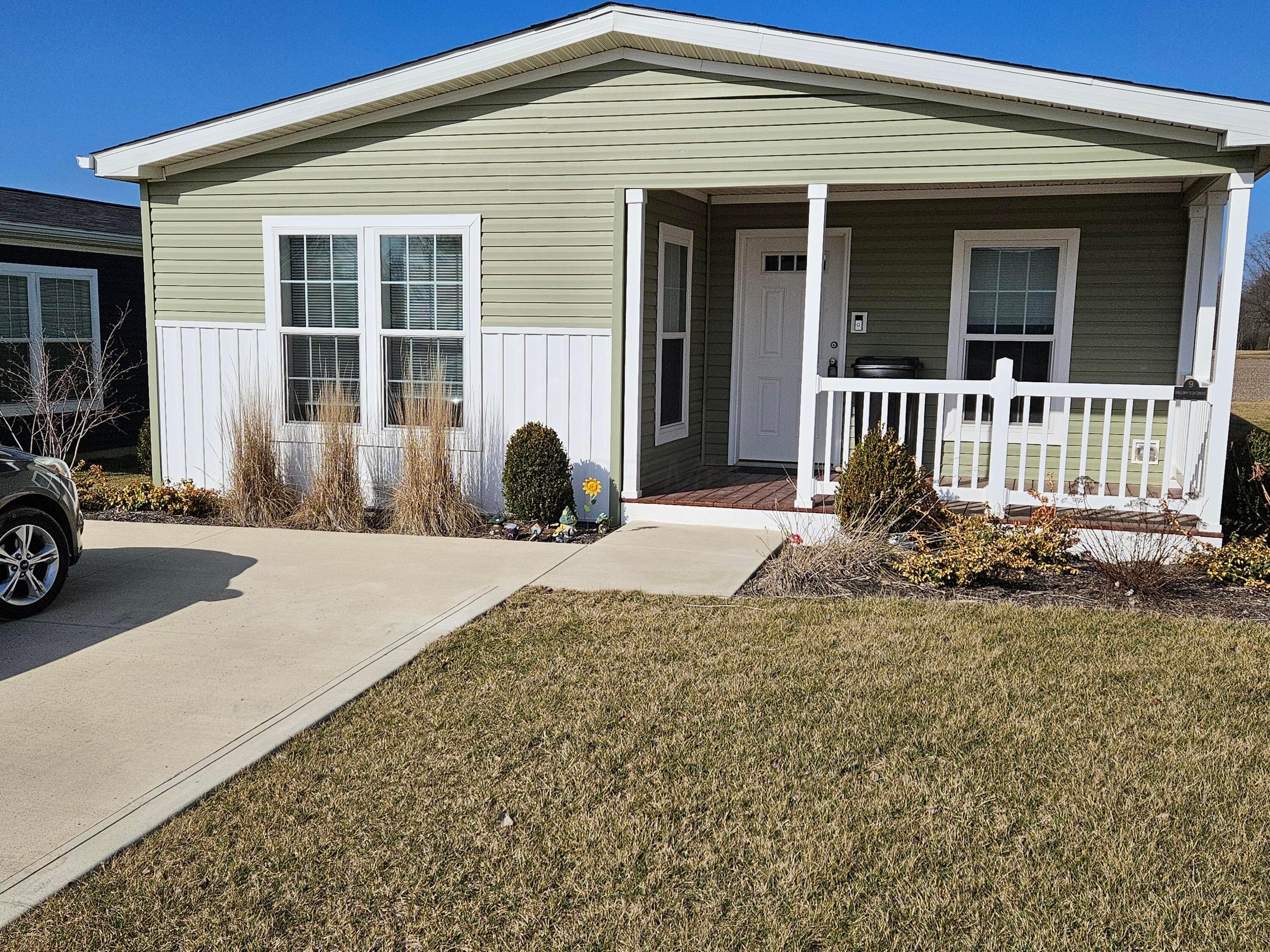 763 County Line Road #9, Crestline, OH 44827