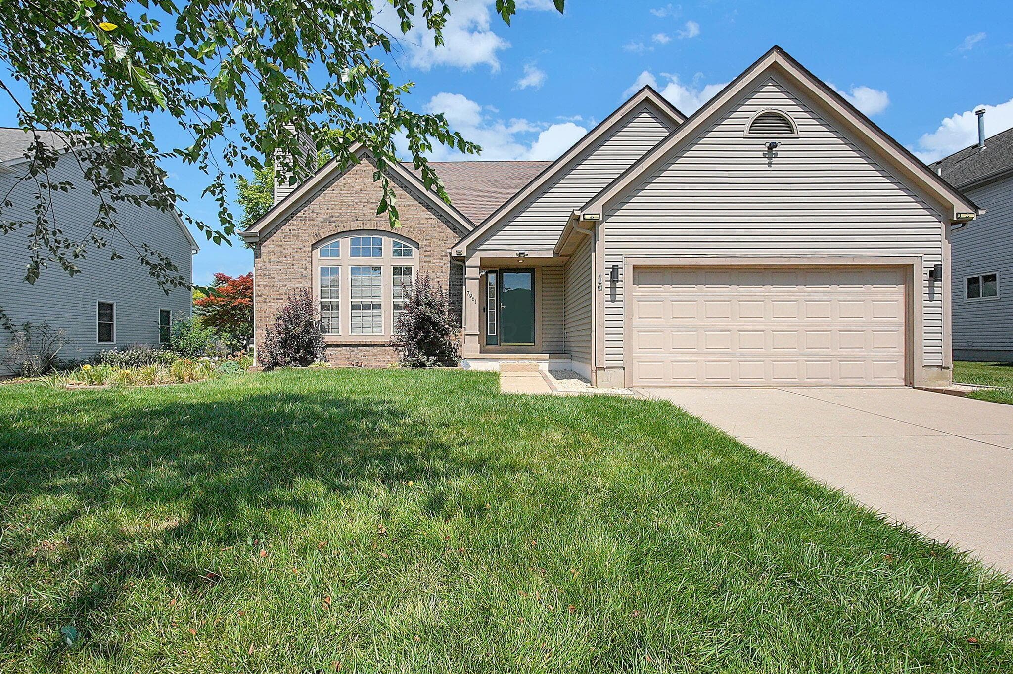 7961 Pinehill Road, Lewis Center, OH 43035