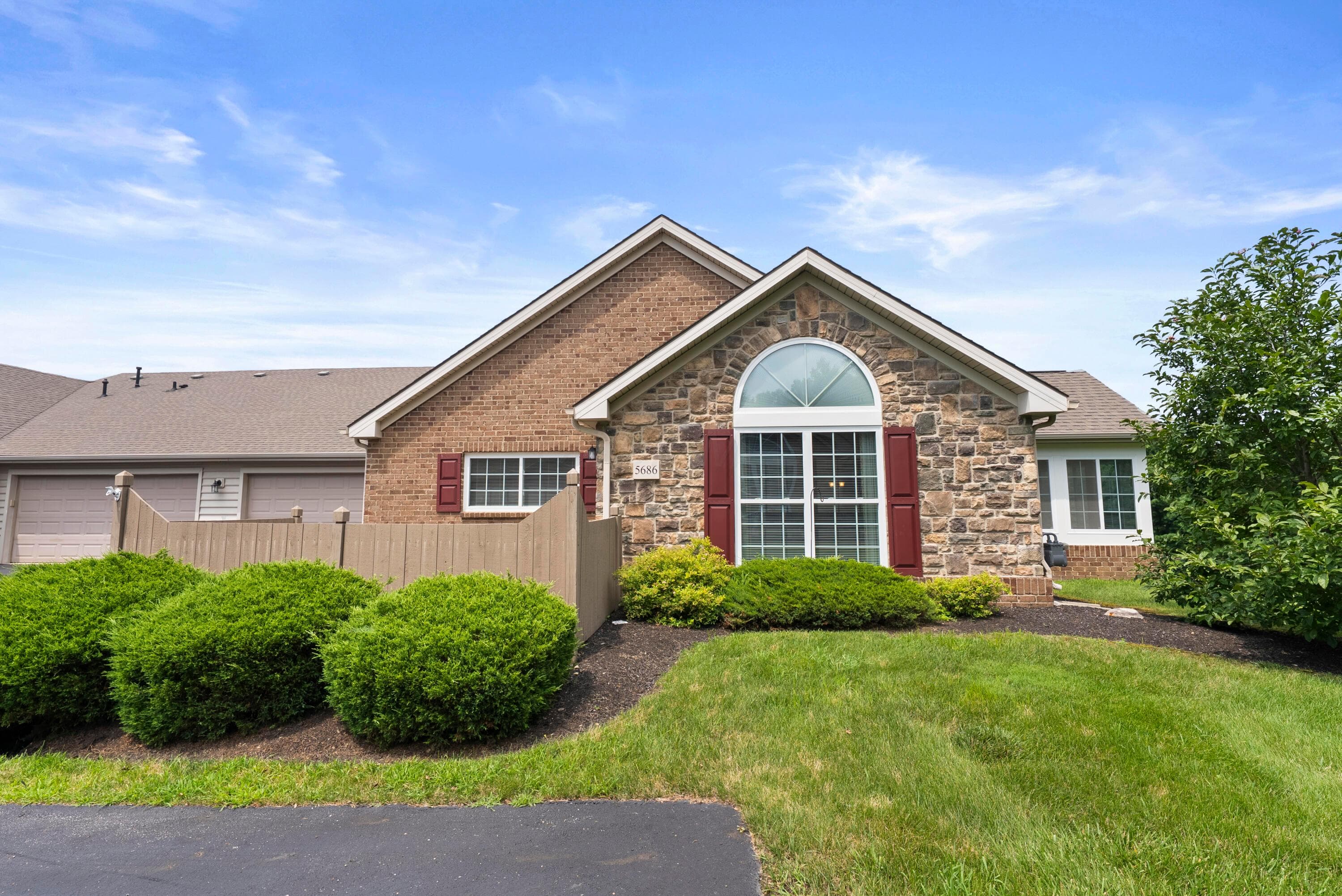 5686 Asherton Woods Drive #8, Westerville, OH