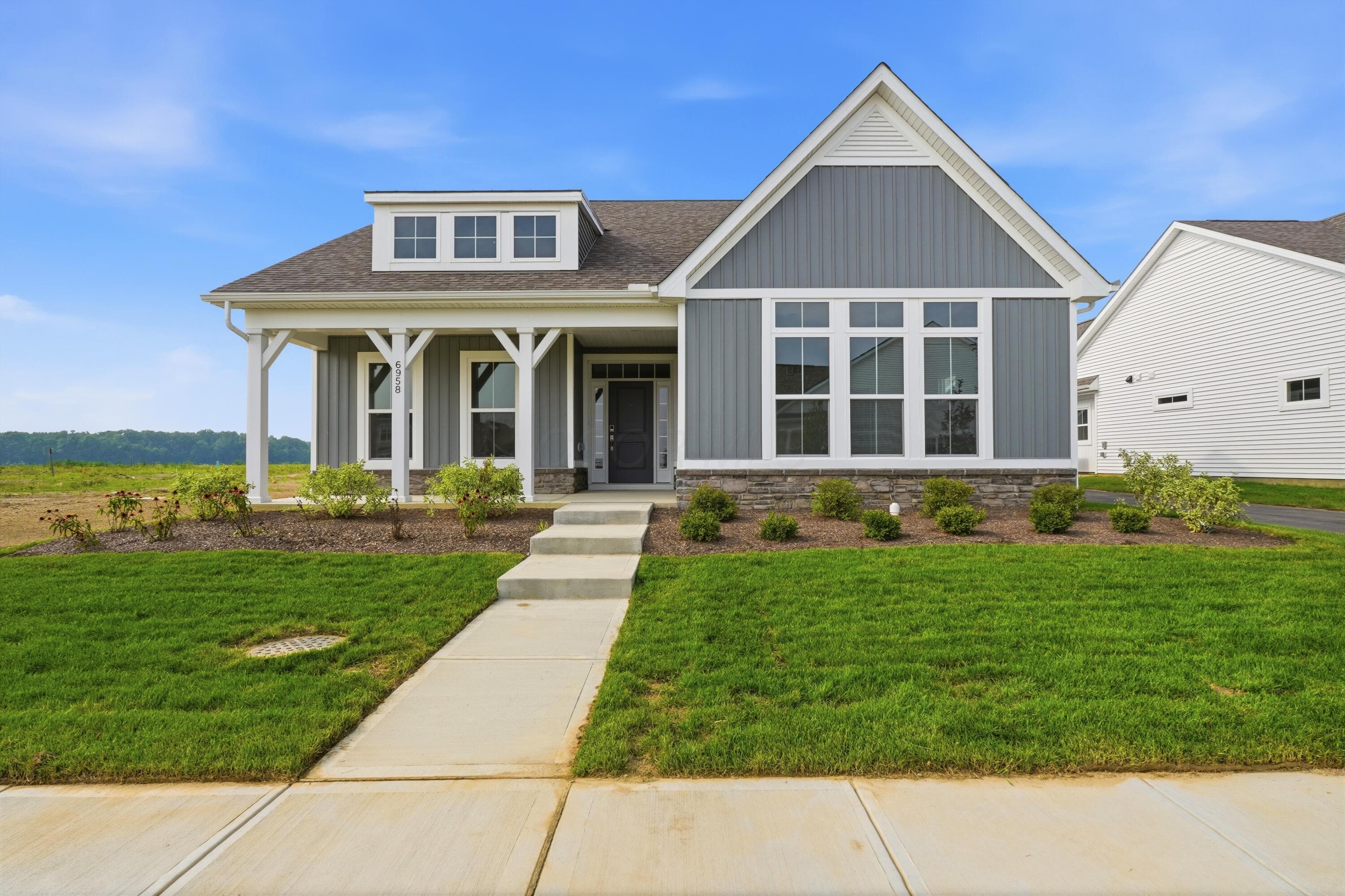 6958 Corsican Loop N, Hilliard, OH 43026