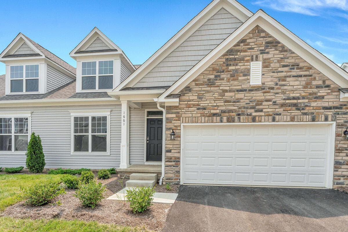 1661 Bookfield Lane, Grove City, OH