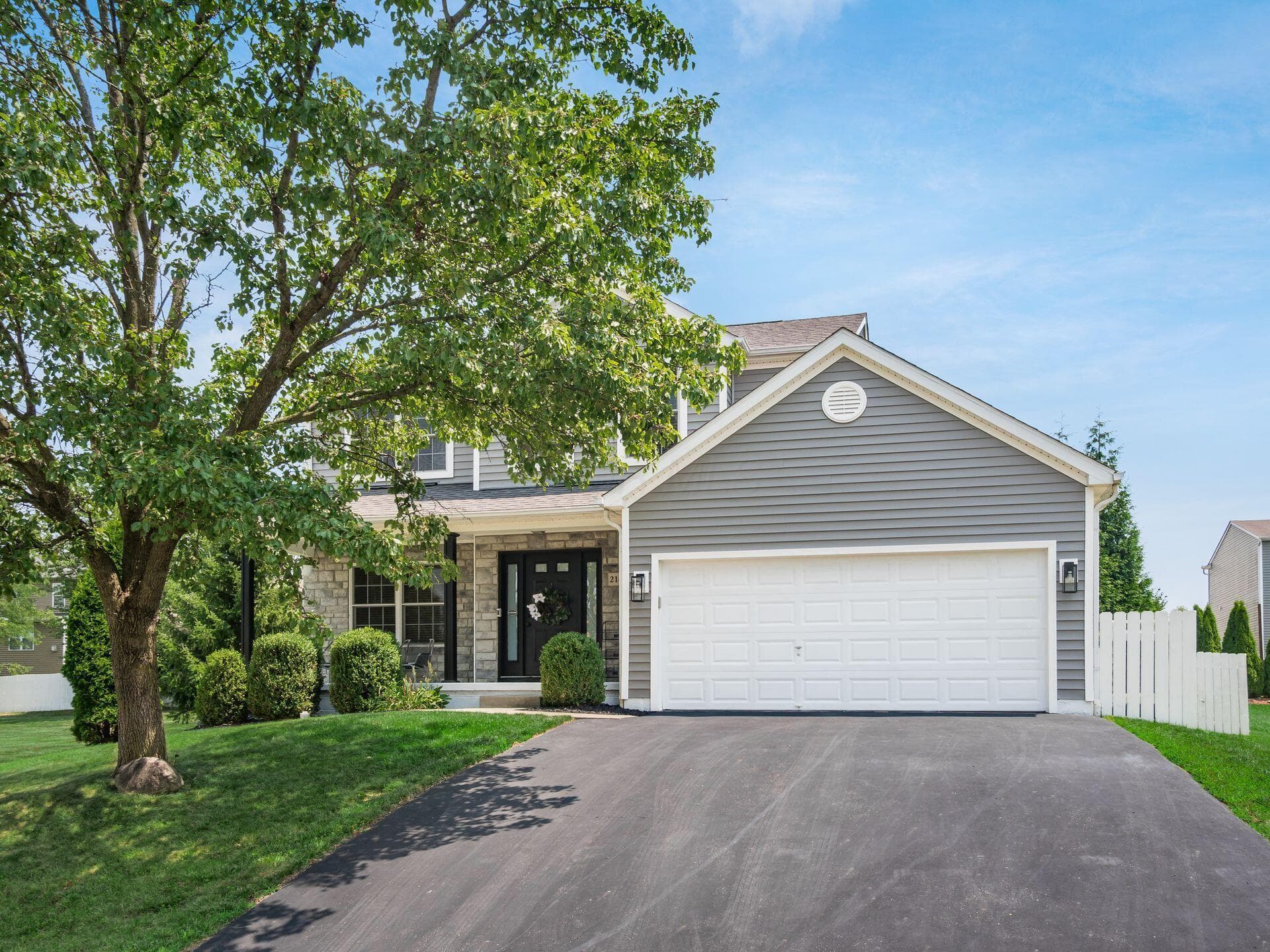 2160 Landcrest Drive, Lancaster, OH 43130