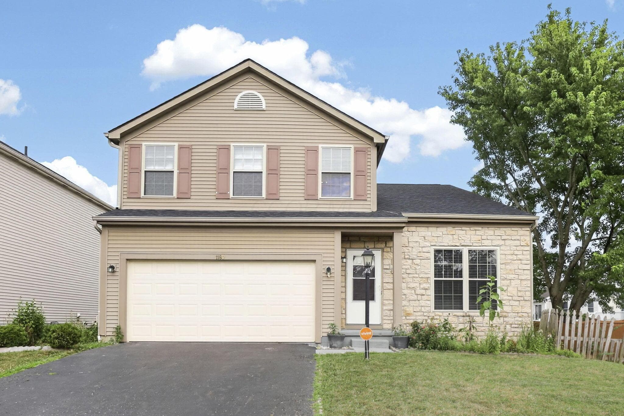 1180 Willow Oak Drive, Blacklick, OH 43004