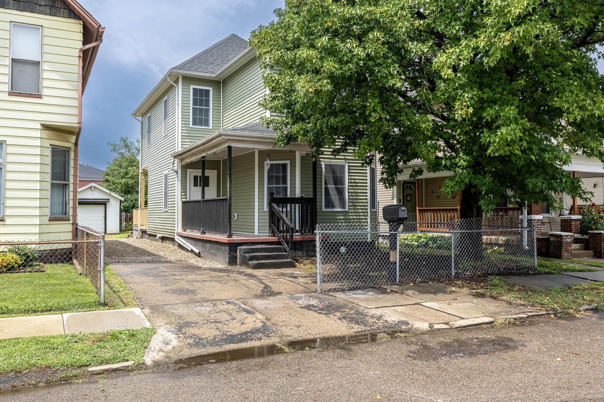 21 Dewey Avenue, Newark, OH 43055