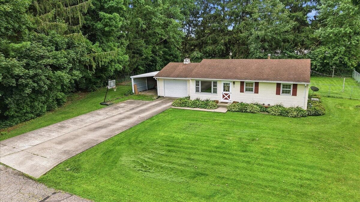 15 E Mound Street, Fredericktown, OH 43019