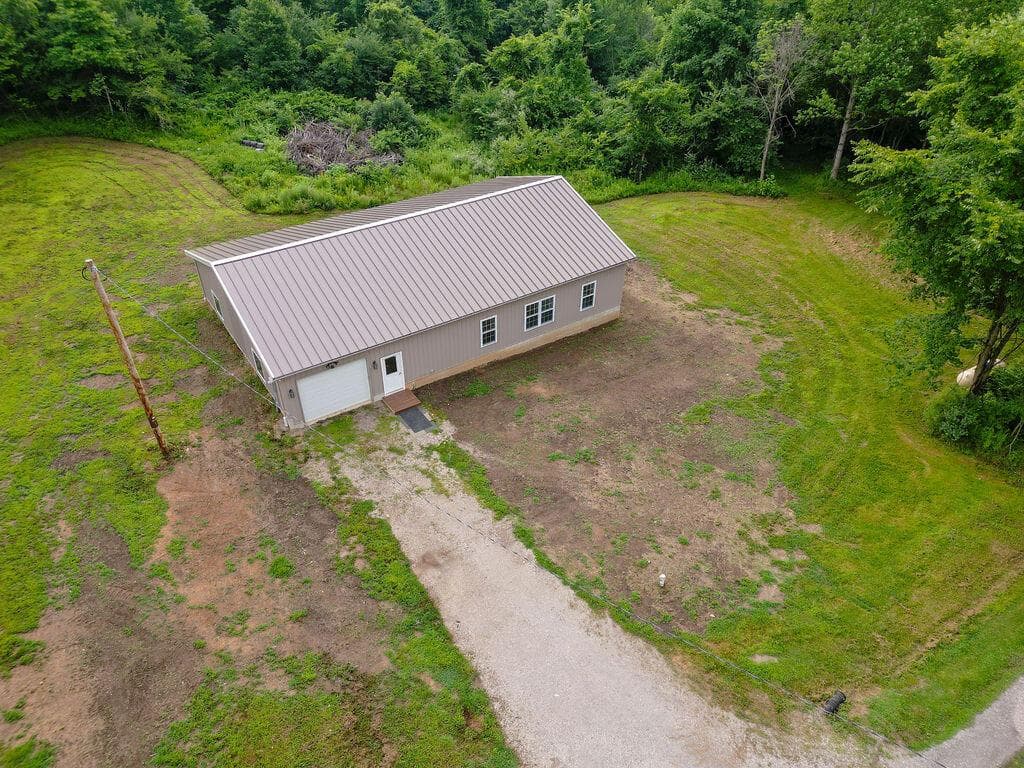 7795 Loches Road NE, Saint Louisville, OH 43071