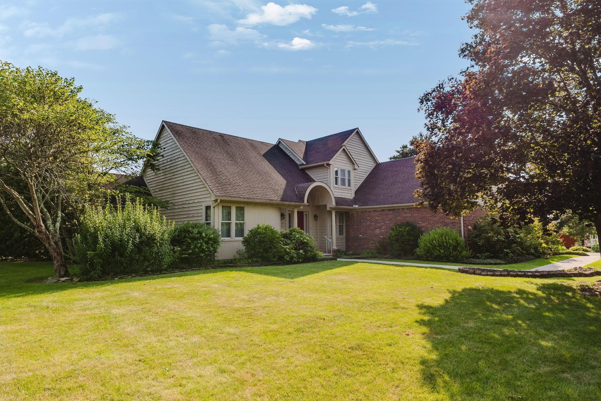 8429 London Groveport Road, Grove City, OH