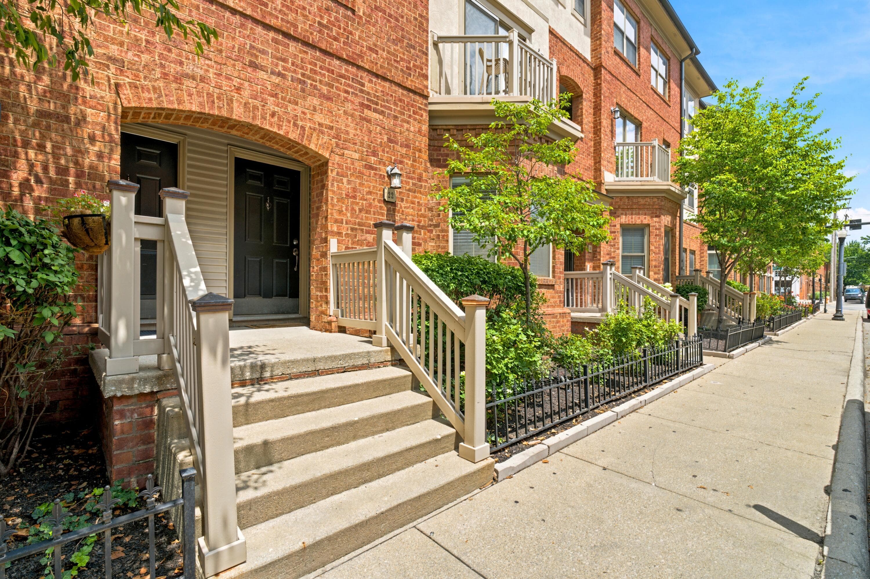 22 W Russell Street, Columbus, OH 43215