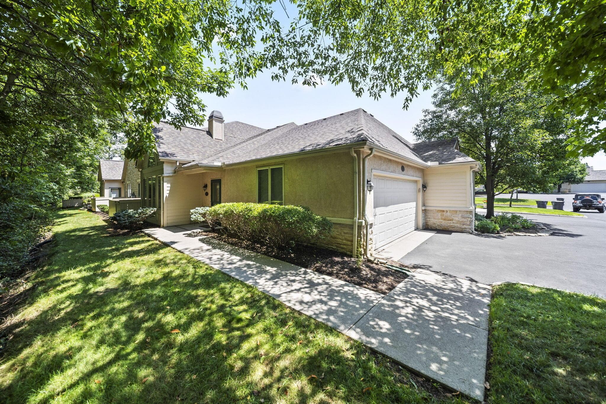 215 Ironclad Drive, Columbus, OH 43213