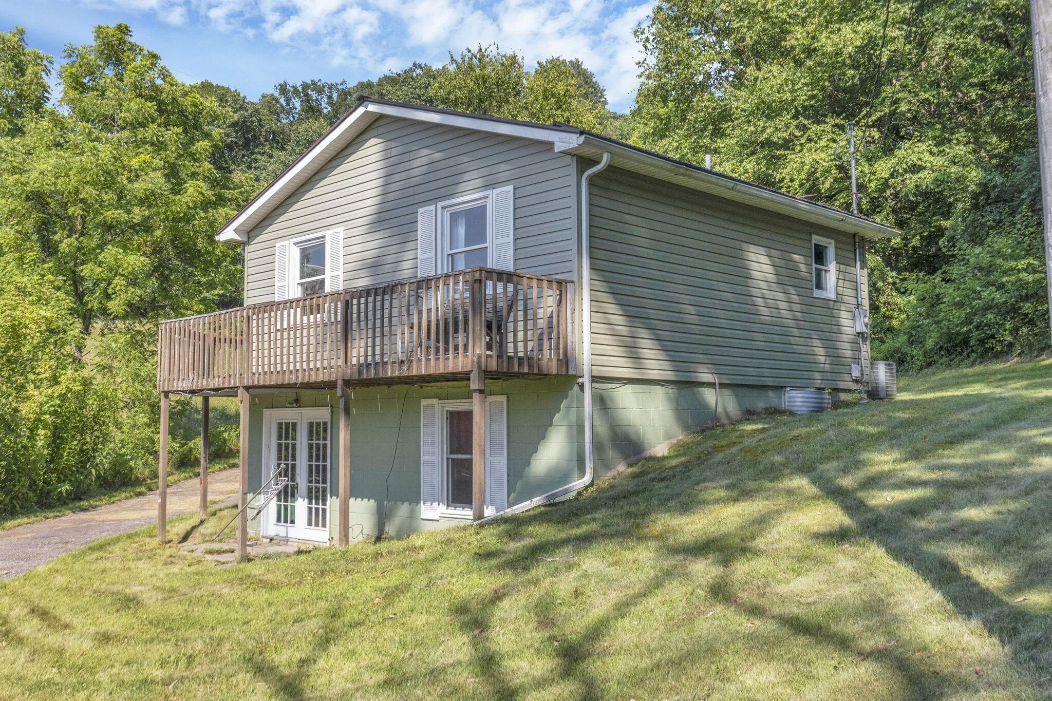 3158 Eckert Road SE, Lancaster, OH 43130