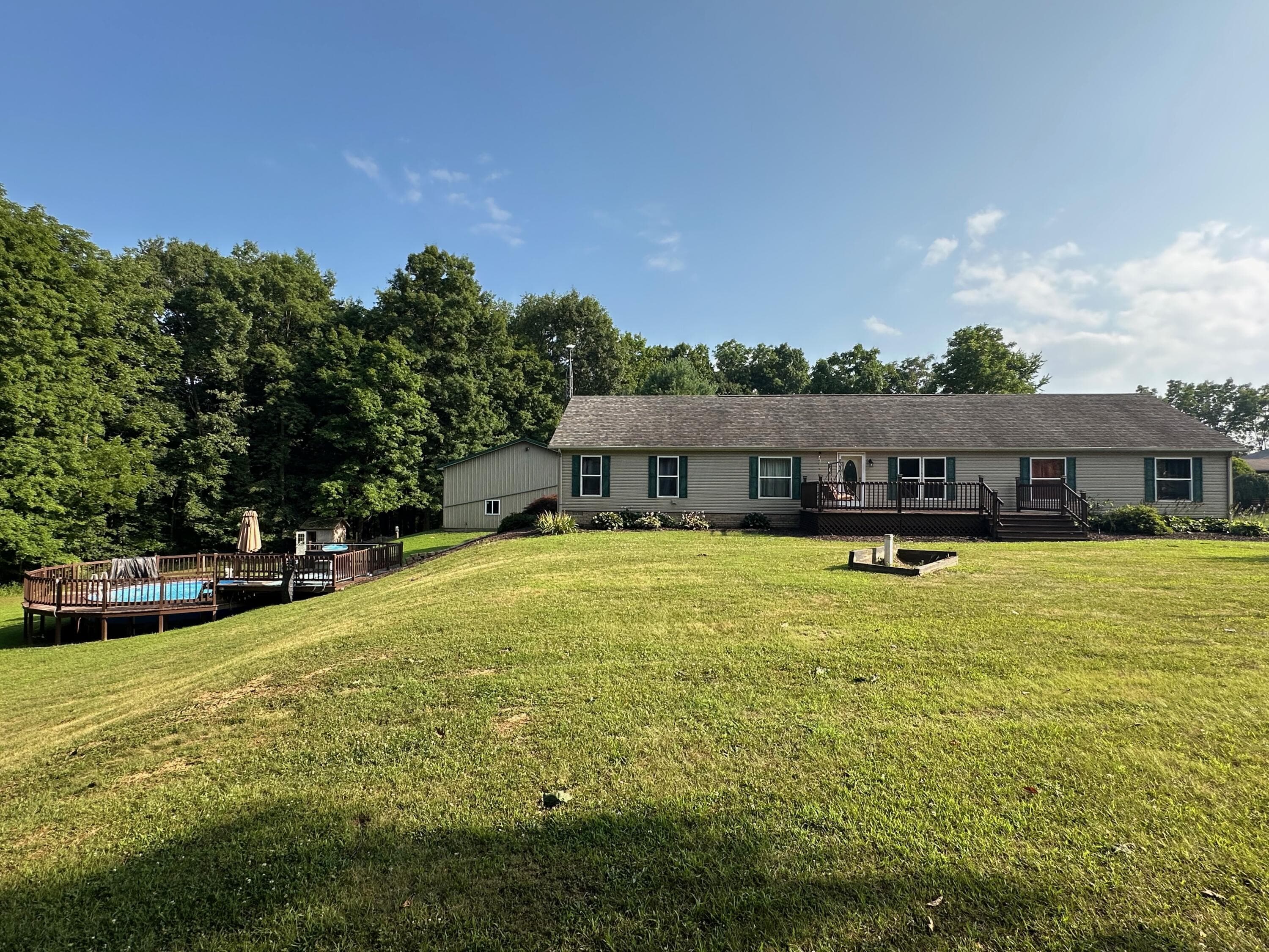 19360 Hampshire Road, Utica, OH
