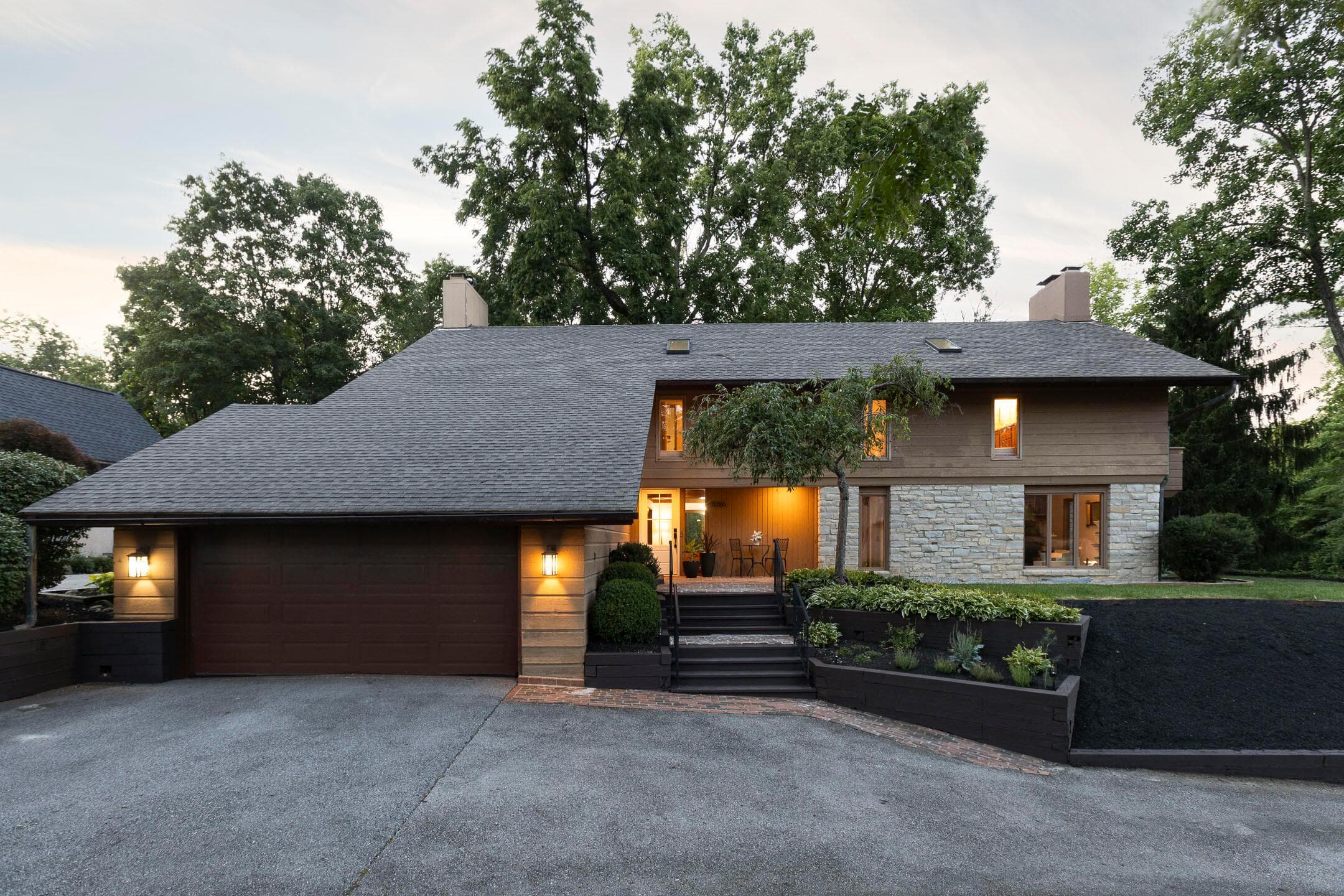 886 Clayton Drive, Worthington, OH 43085