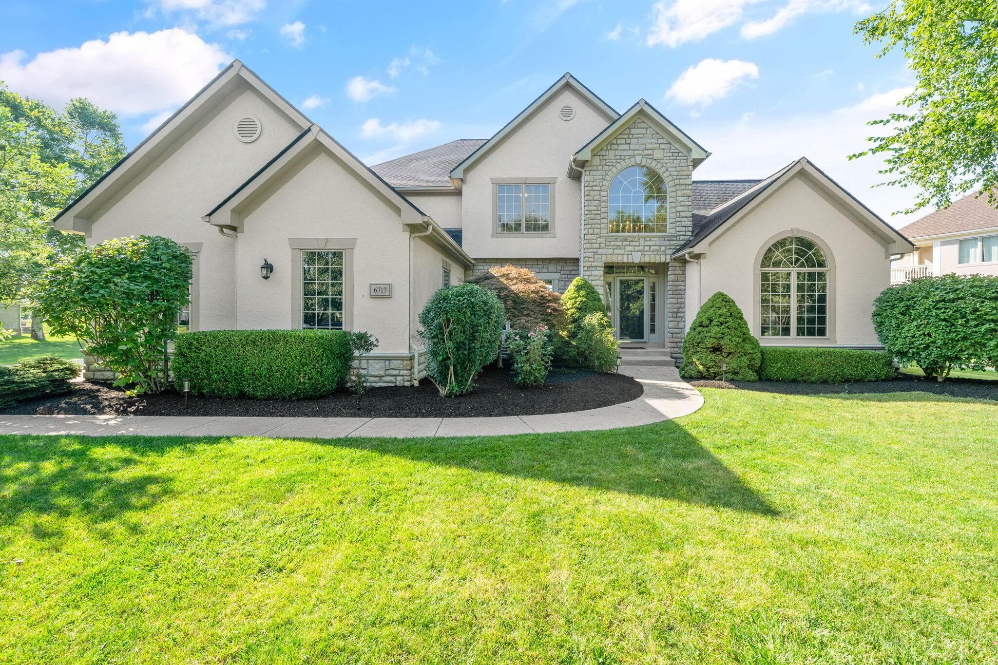 6717 Dunheath Circle, Dublin, OH 43016