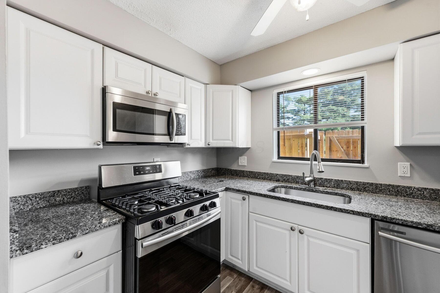 86 Stornoway Drive W, Columbus, OH 43213