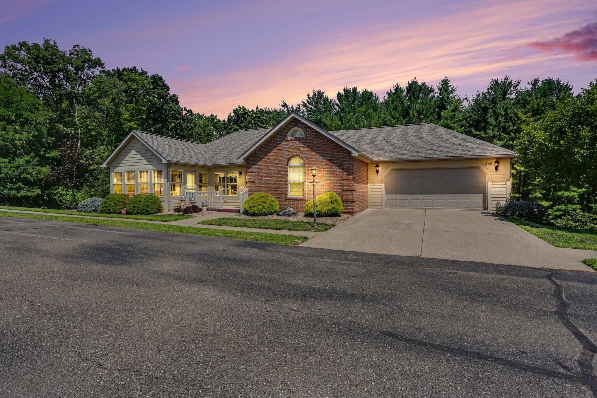 548 Edgehill Circle, Logan, OH 43138