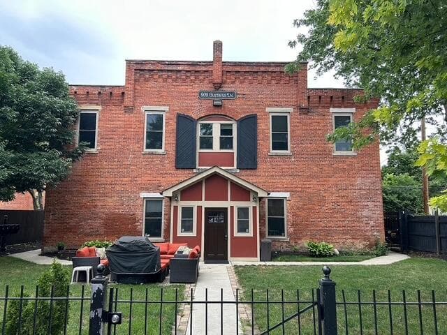 909 Gustavus Lane #B, Columbus, OH 43205