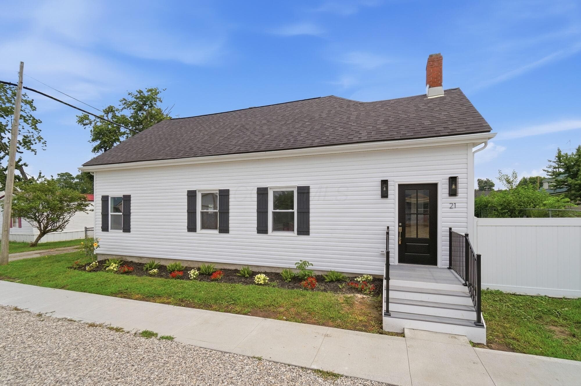 21 Cross Street, Bloomingburg, OH 43106