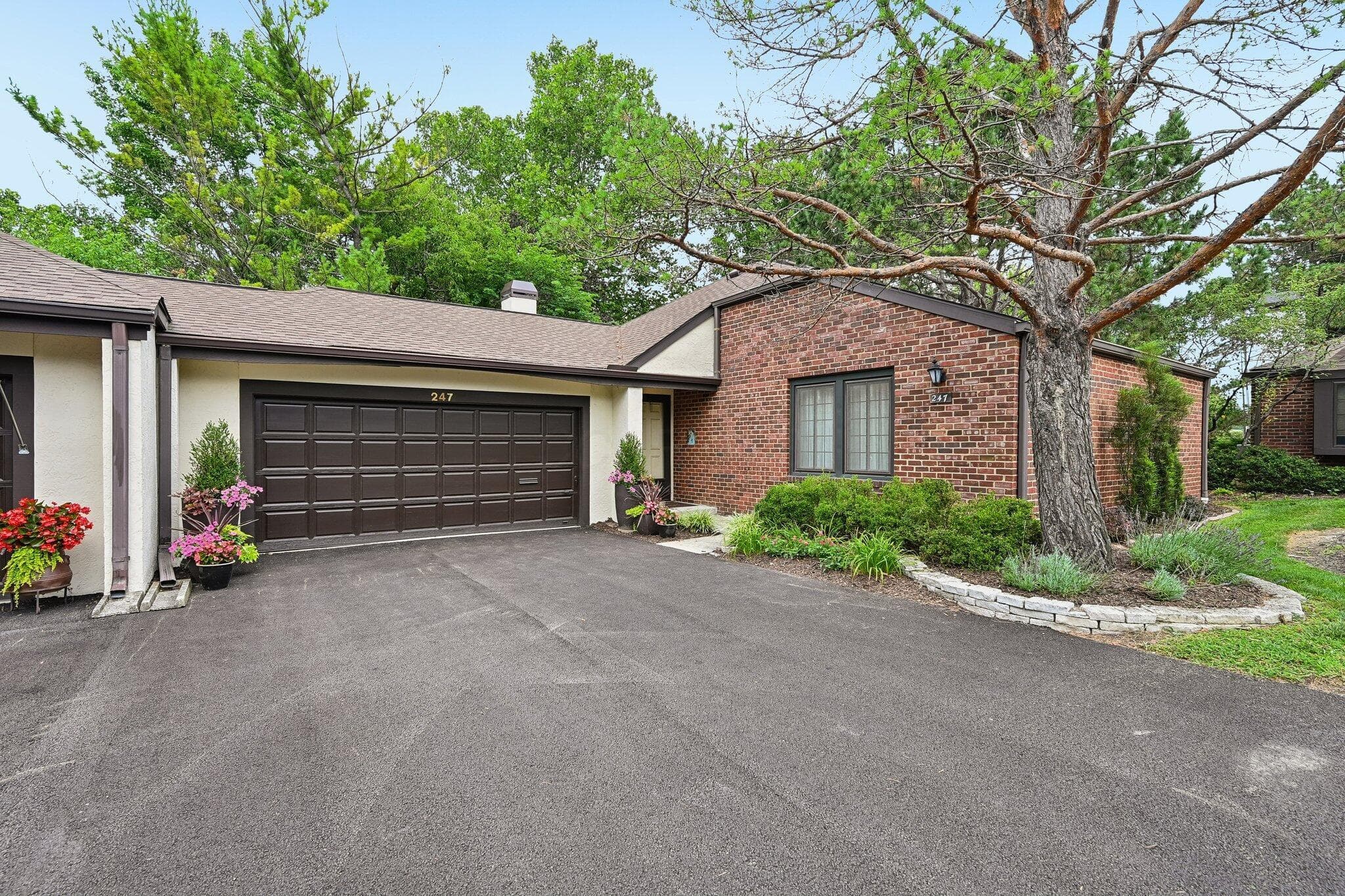 247 Saint Antoine Street #11B, Worthington, OH 43085