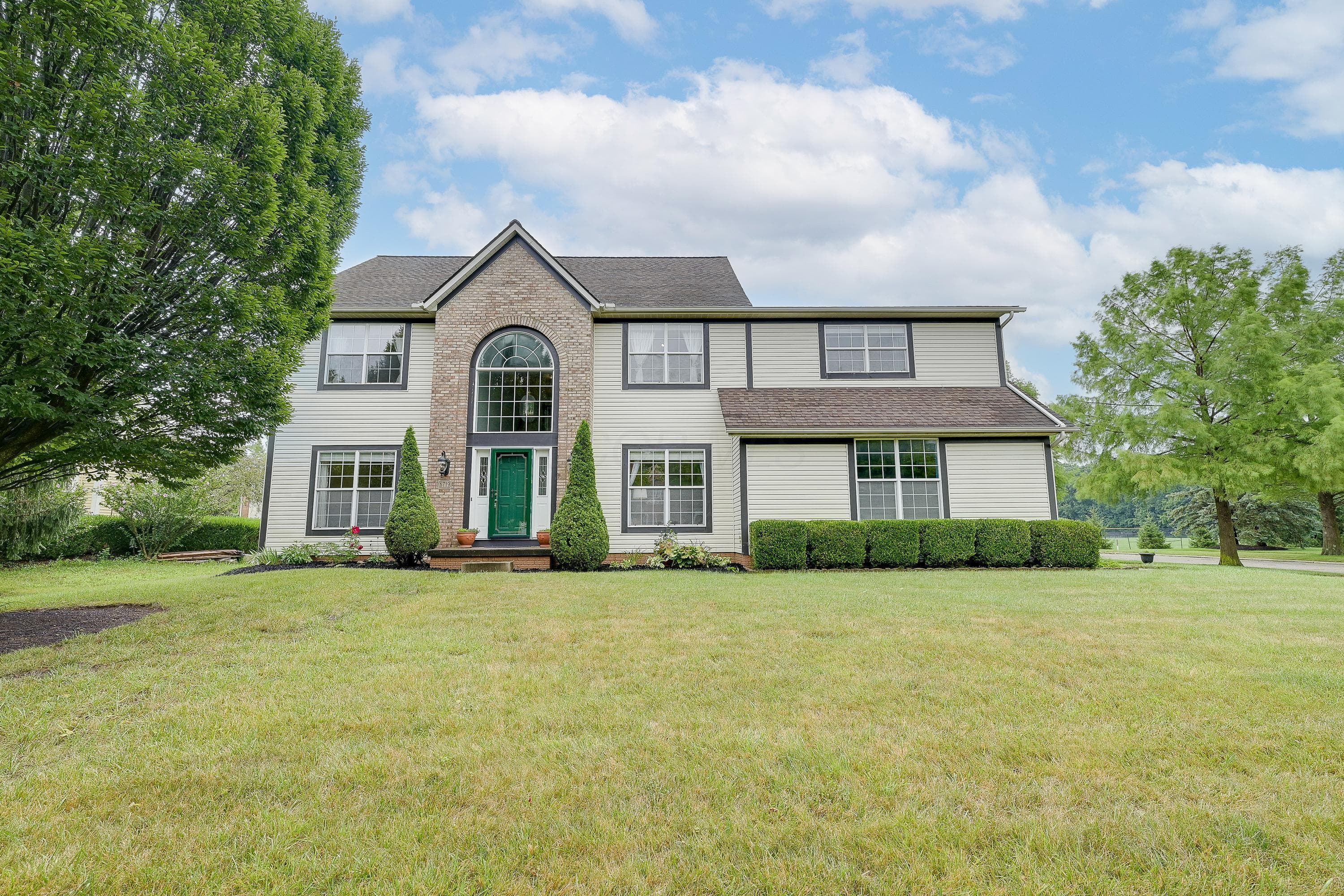 6719 Wynwright Drive, Dublin, OH