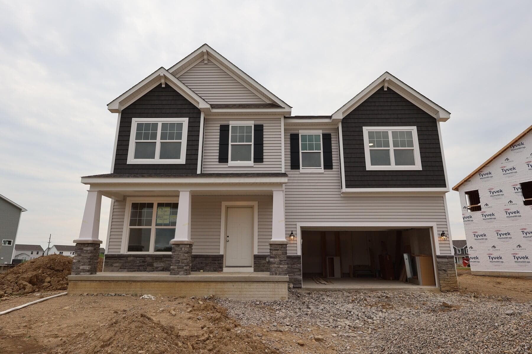 1064 Saddle Tank Drive, Plain City, OH 43064
