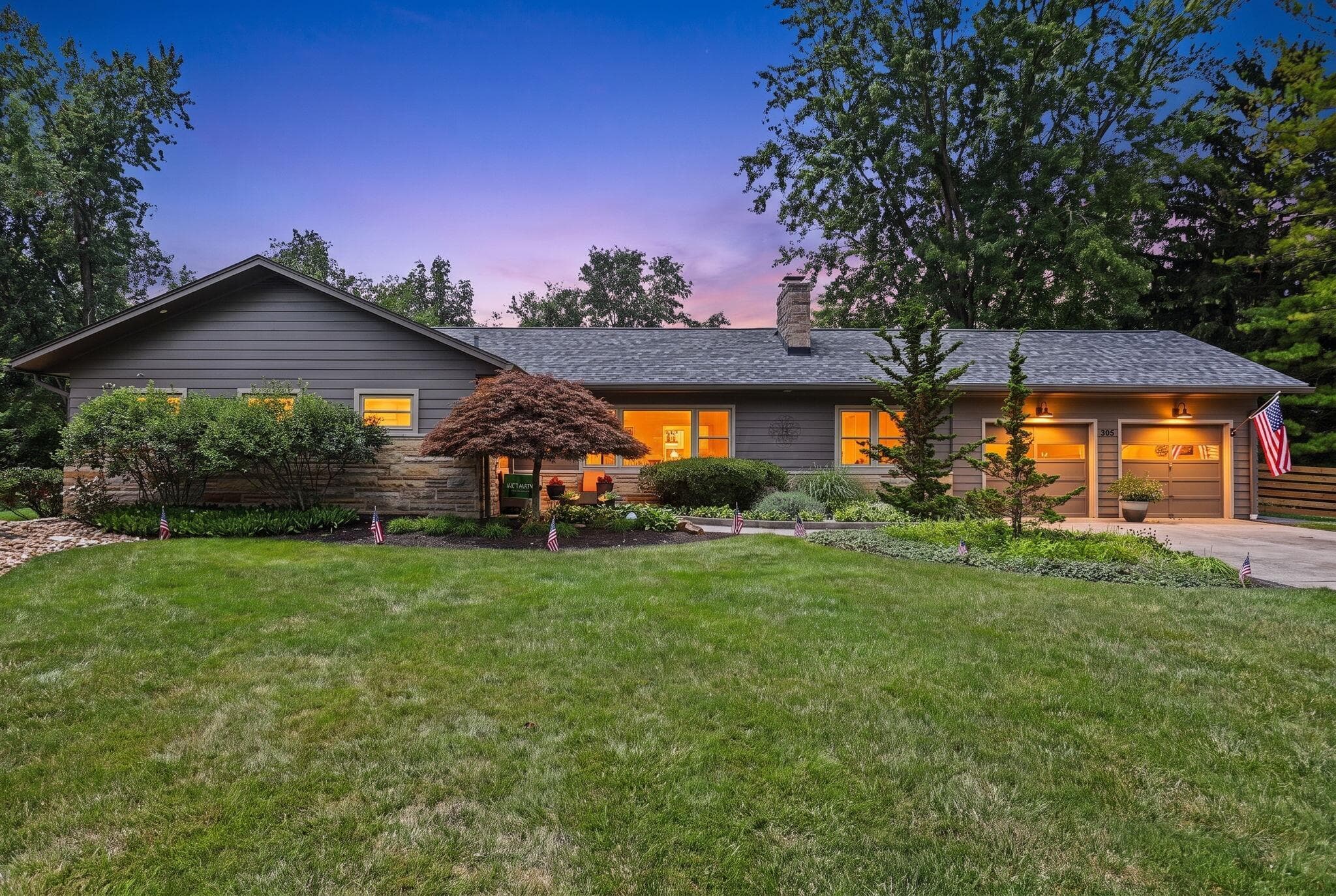 305 Woodsview Drive, Canal Winchester, OH 43110