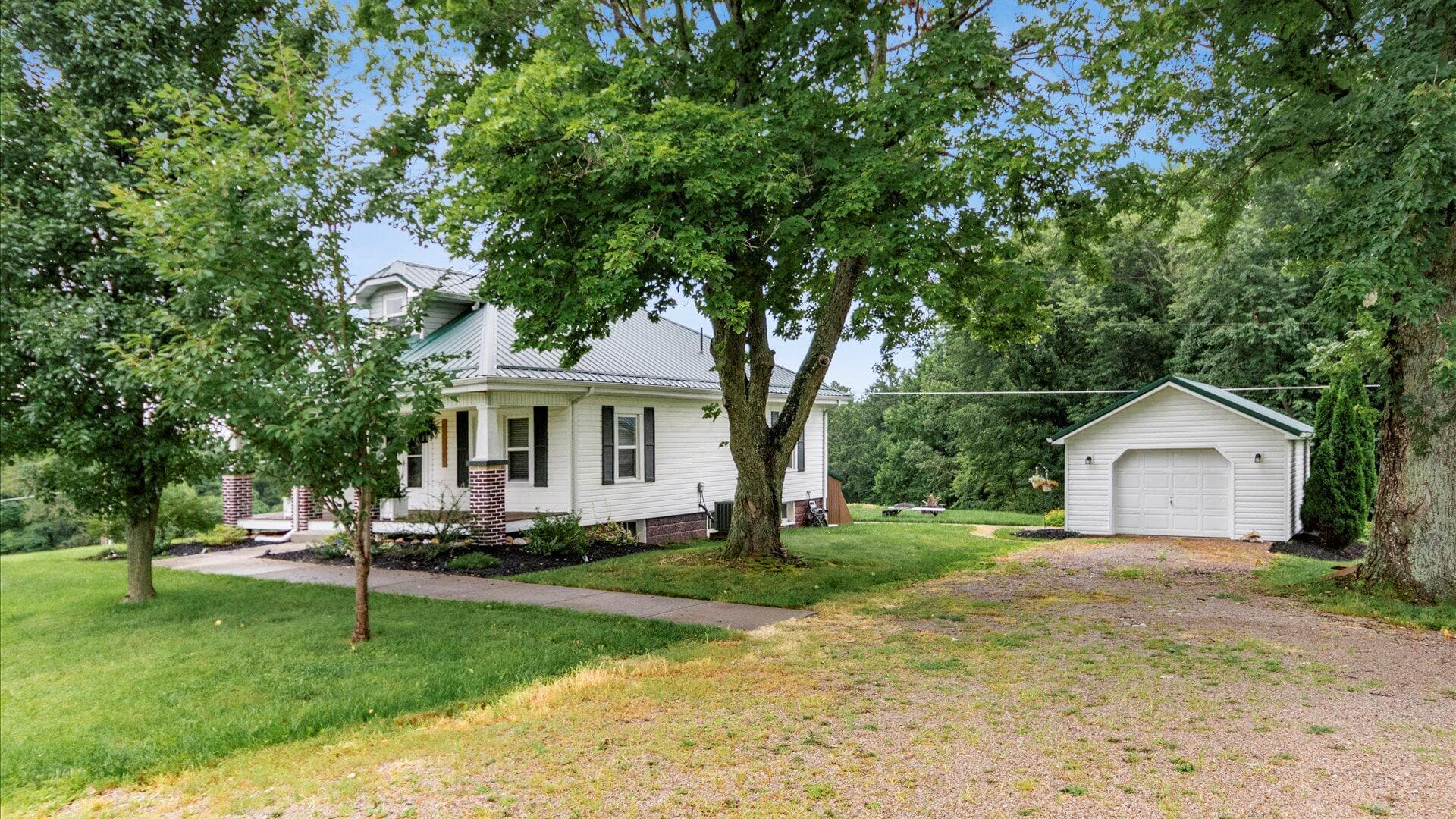 1686 Airport Road, New Lexington, OH 43764