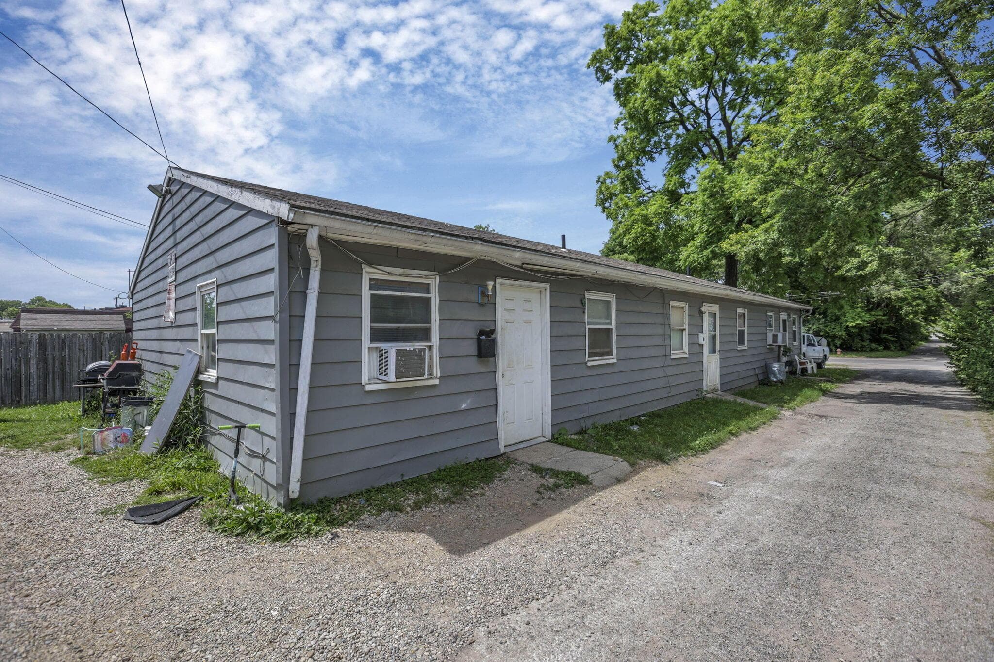1827 E Lakeview Avenue, Columbus, OH 43224