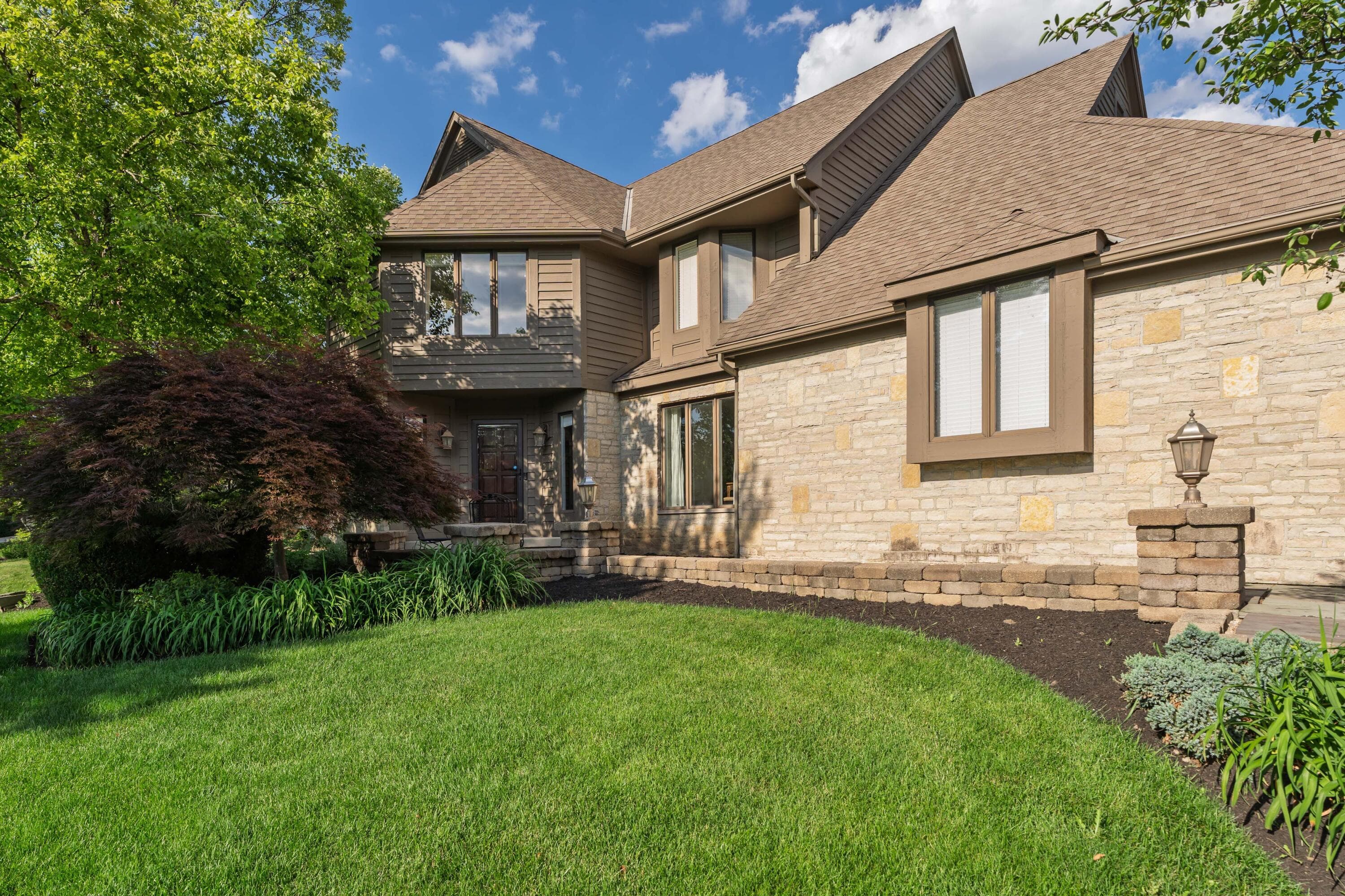 8460 Davington Drive, Dublin, OH 43017