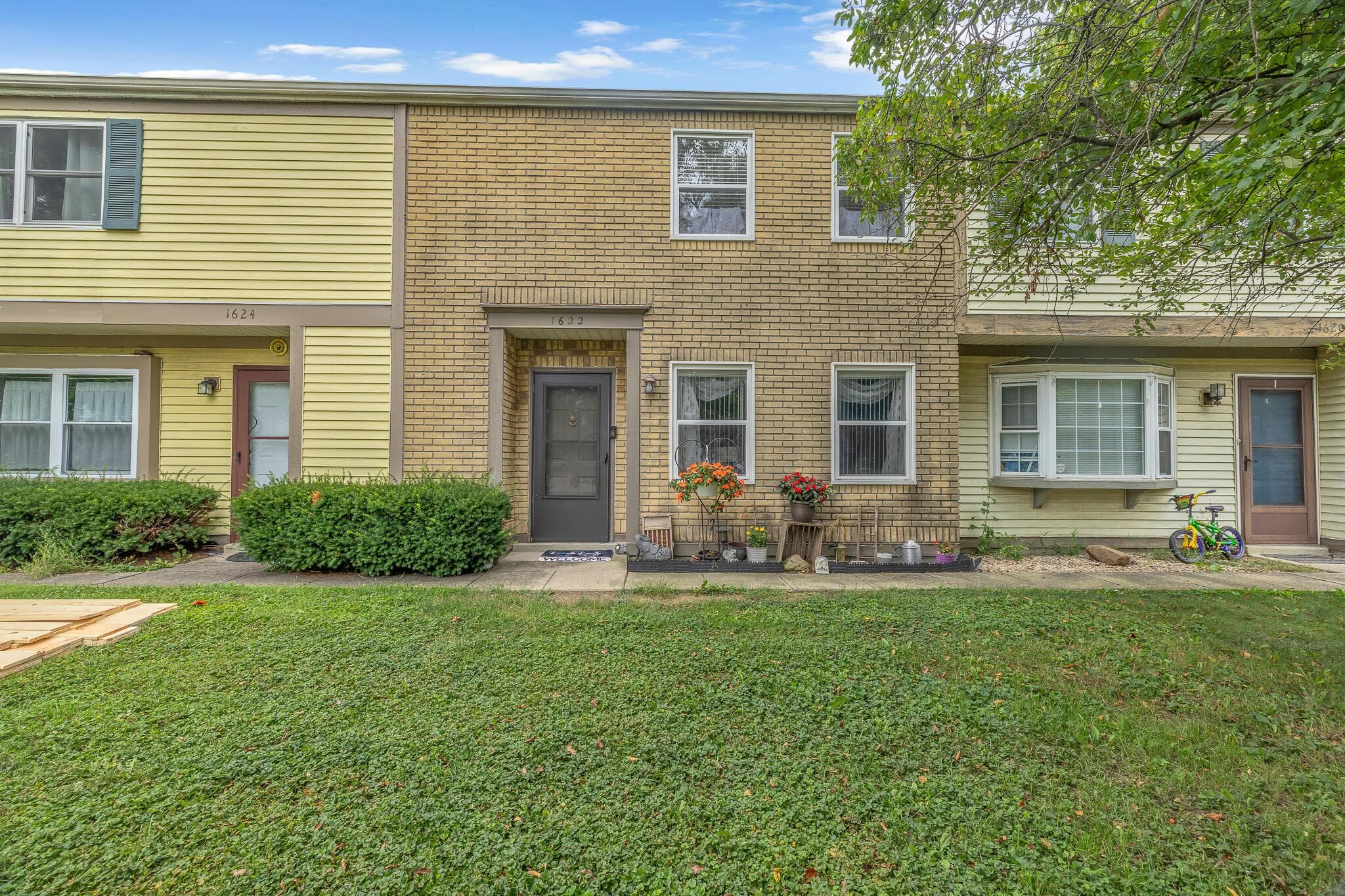 1697 Park Row Drive #Q, Columbus, OH 43235