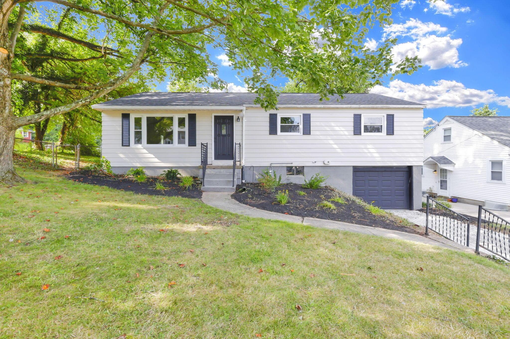 1377 Graf Street, Lancaster, OH 43130