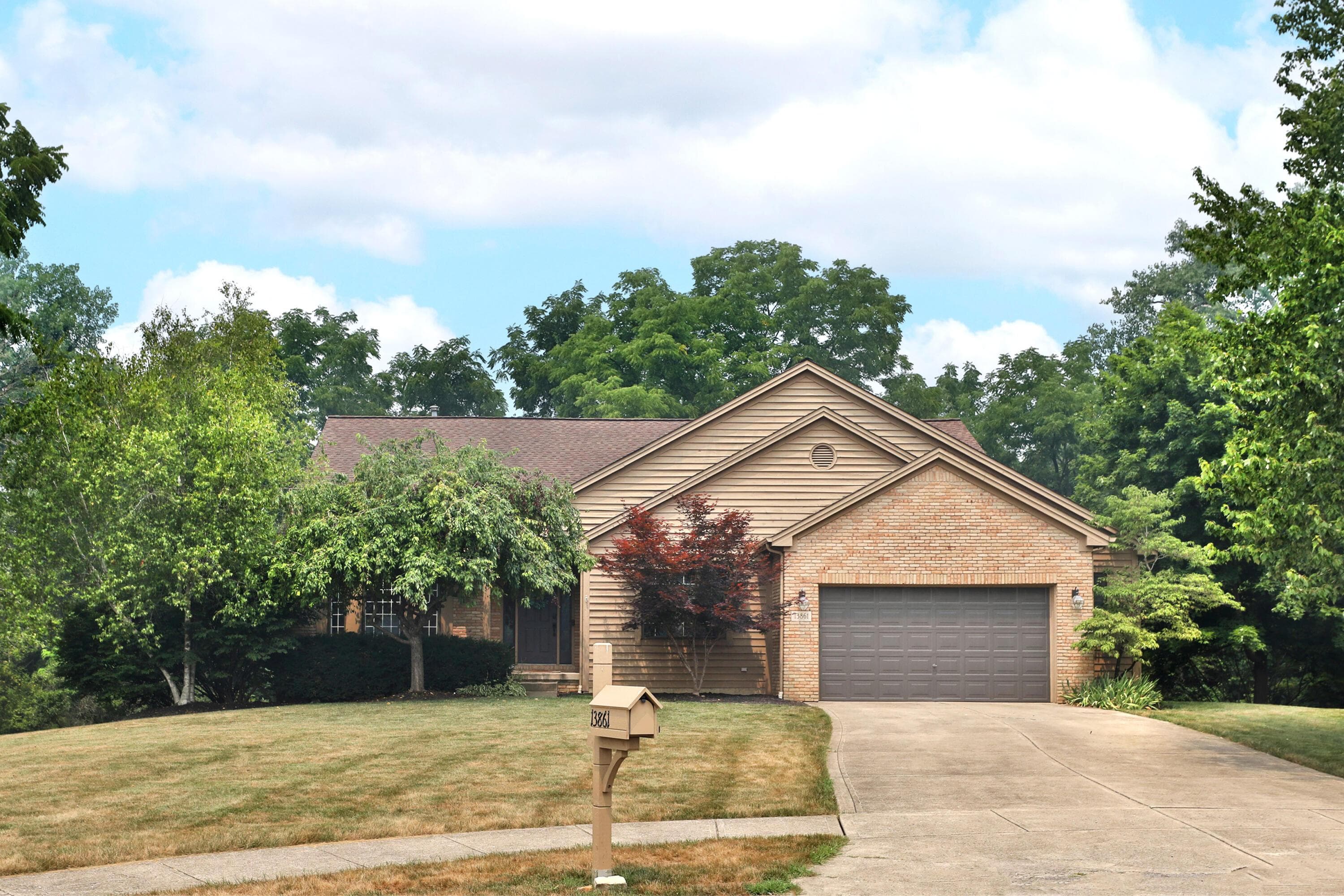 13861 Carlstead Drive NW, Pickerington, OH 43147