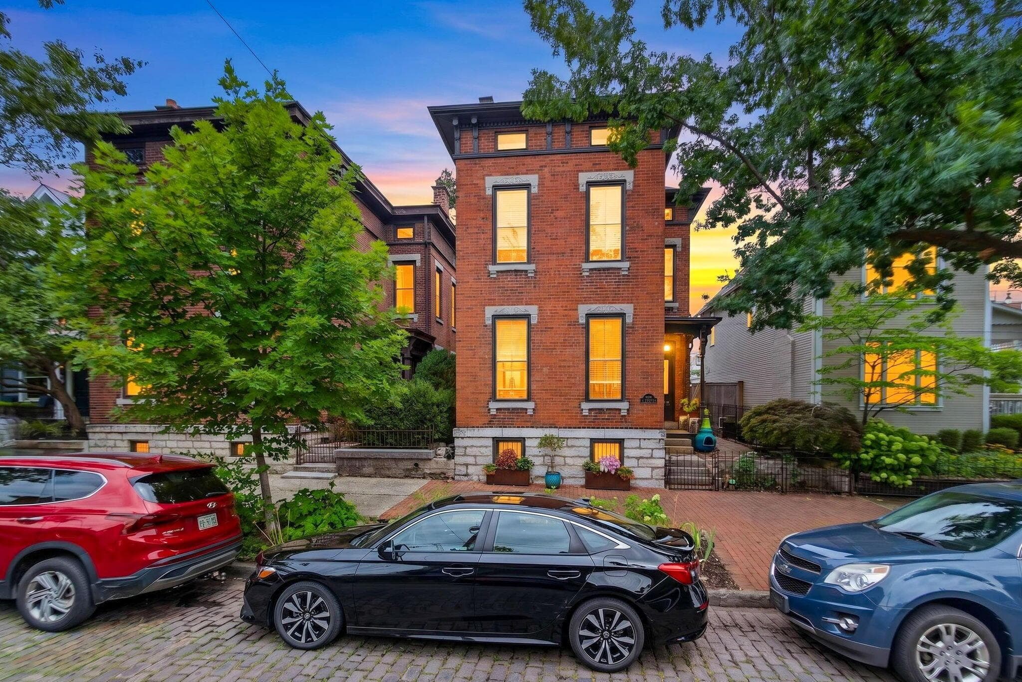 556 City Park Avenue, Columbus, OH 43215