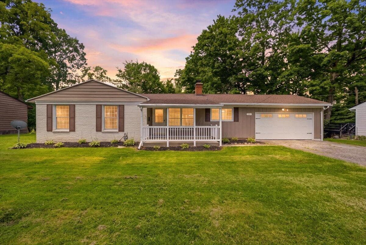 1862 Red Oak Drive, Lexington, OH 44904