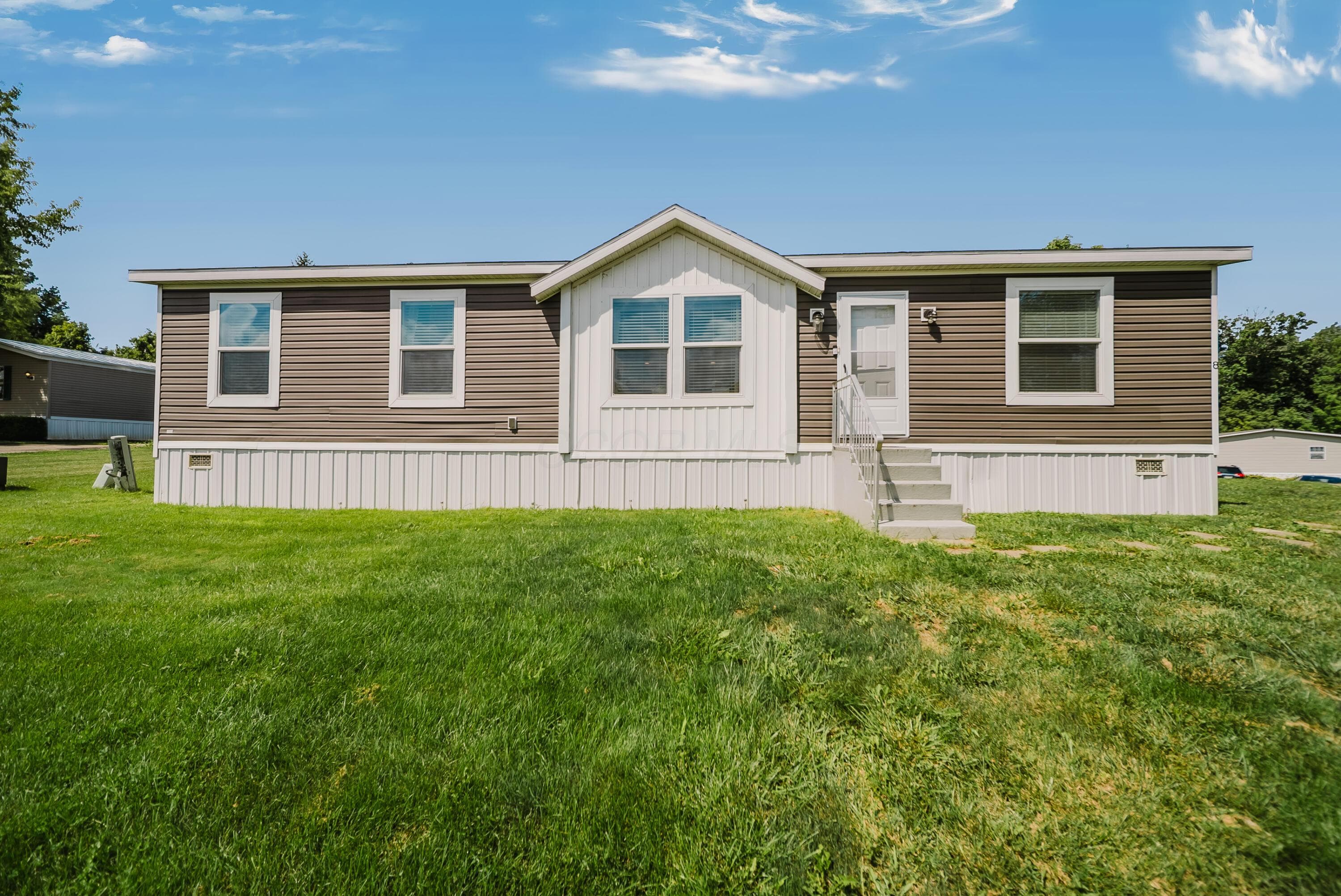 5965 Harrisburg Georgesville Road #8, Grove City, OH 43123