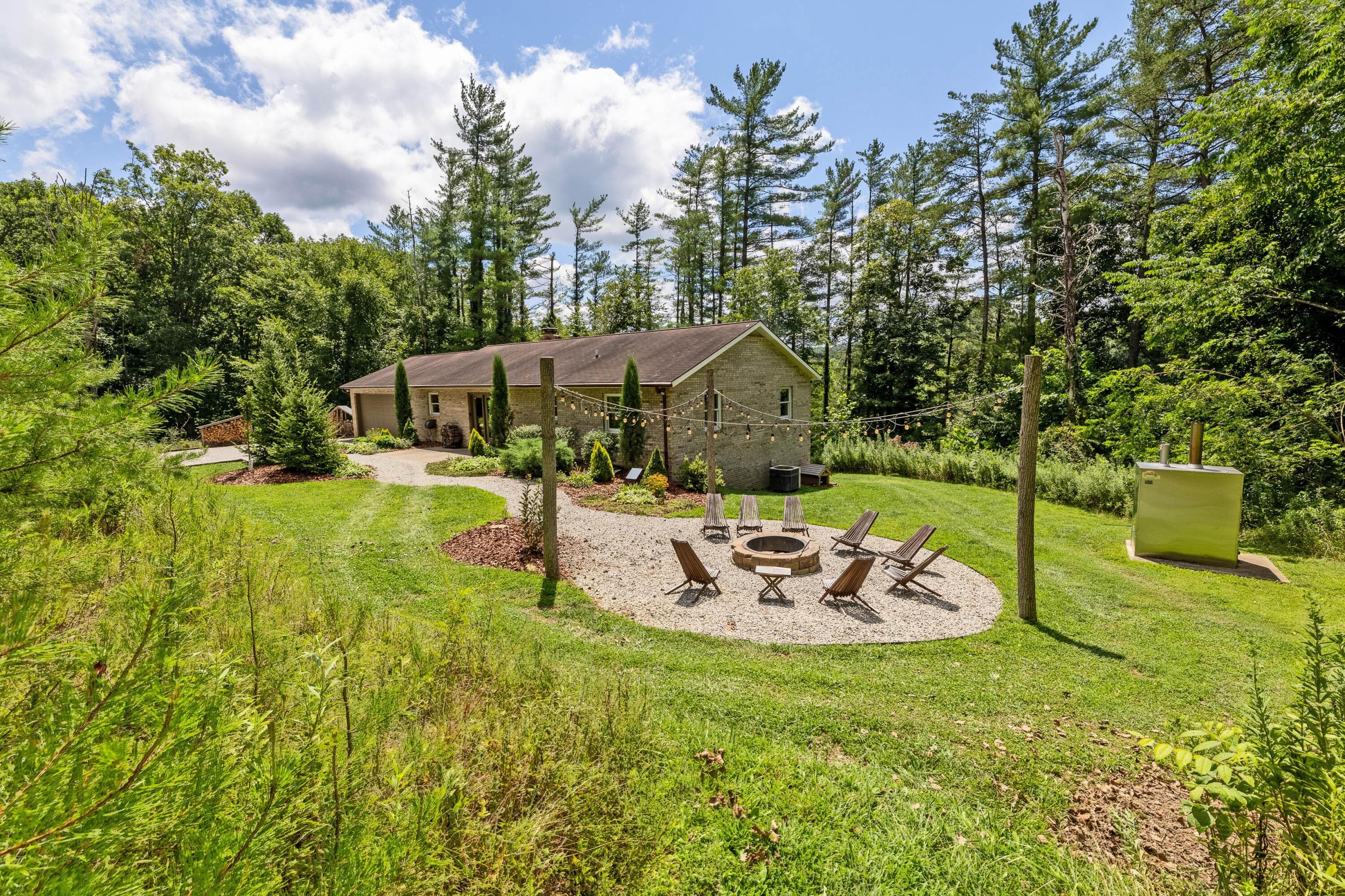 38296 Davis Chapel Road, Logan, OH 43138