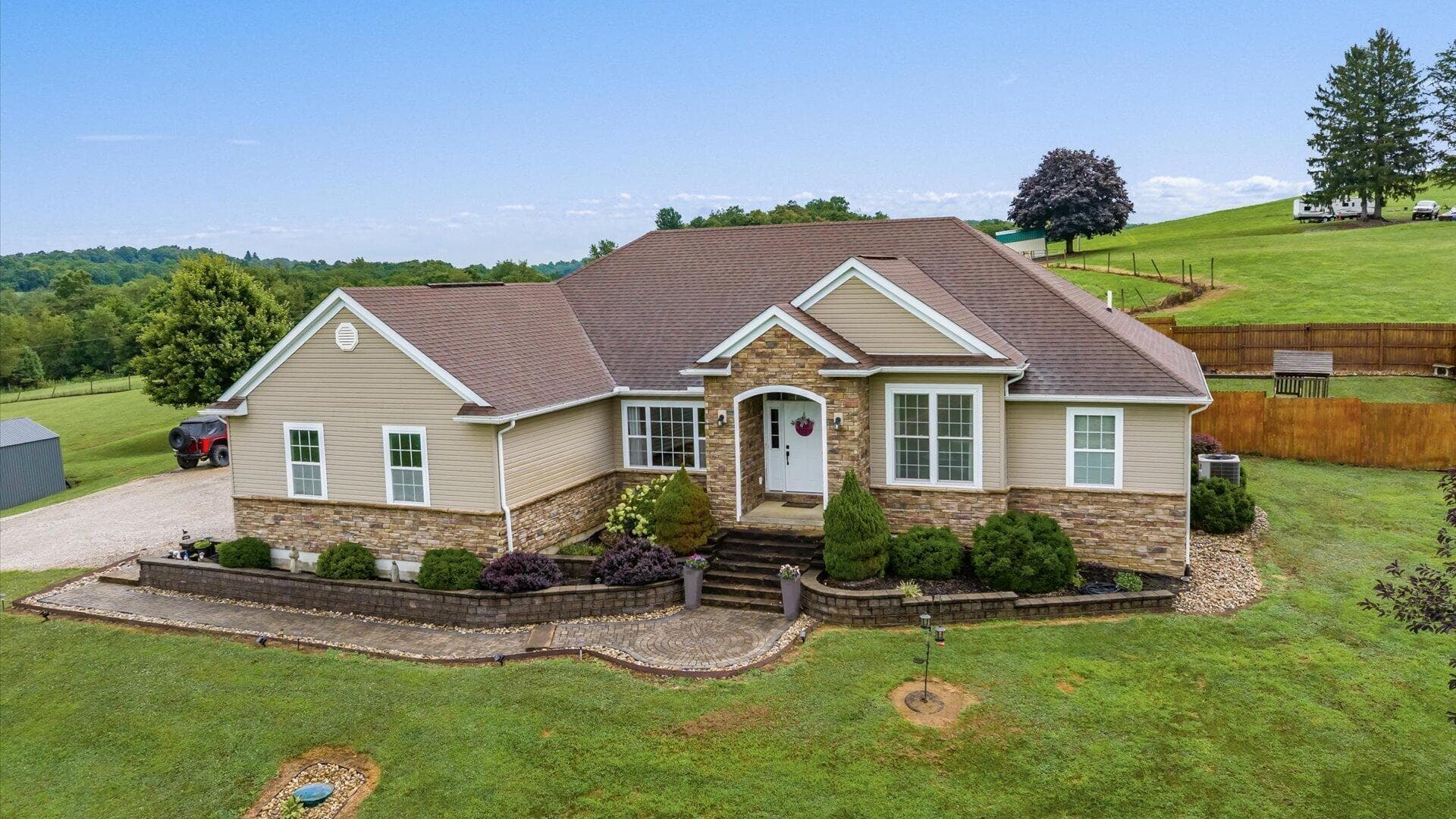 7360 Jones Road, Nashport, OH 43830