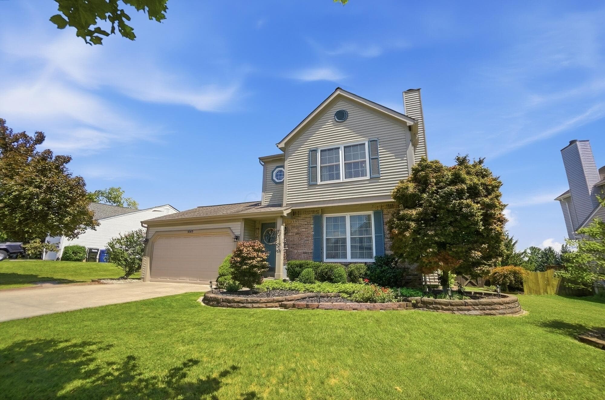 9000 Marchbank Lane, Lewis Center, OH 43035