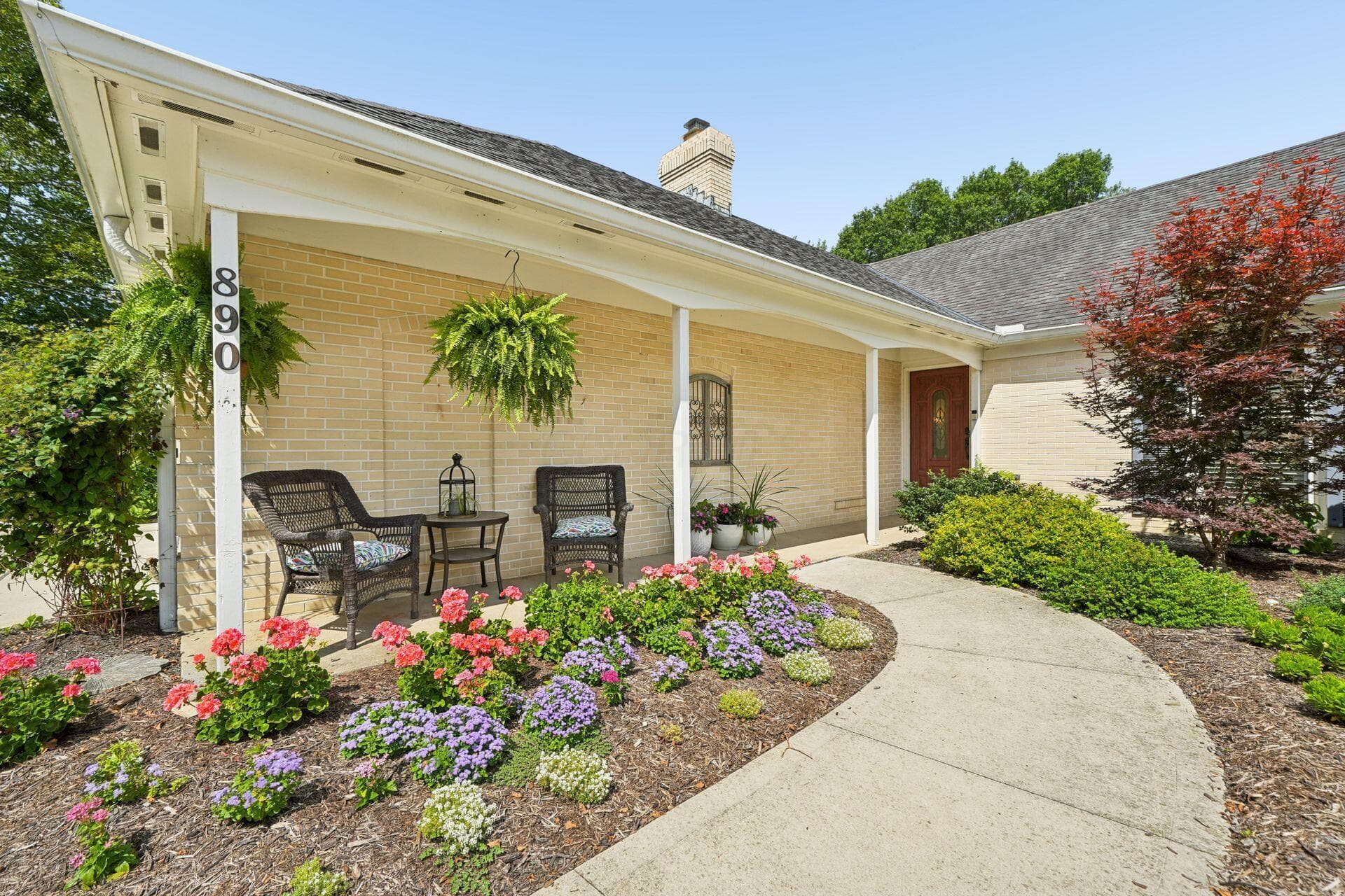 890 Lookout Point Drive, Columbus, OH 43235