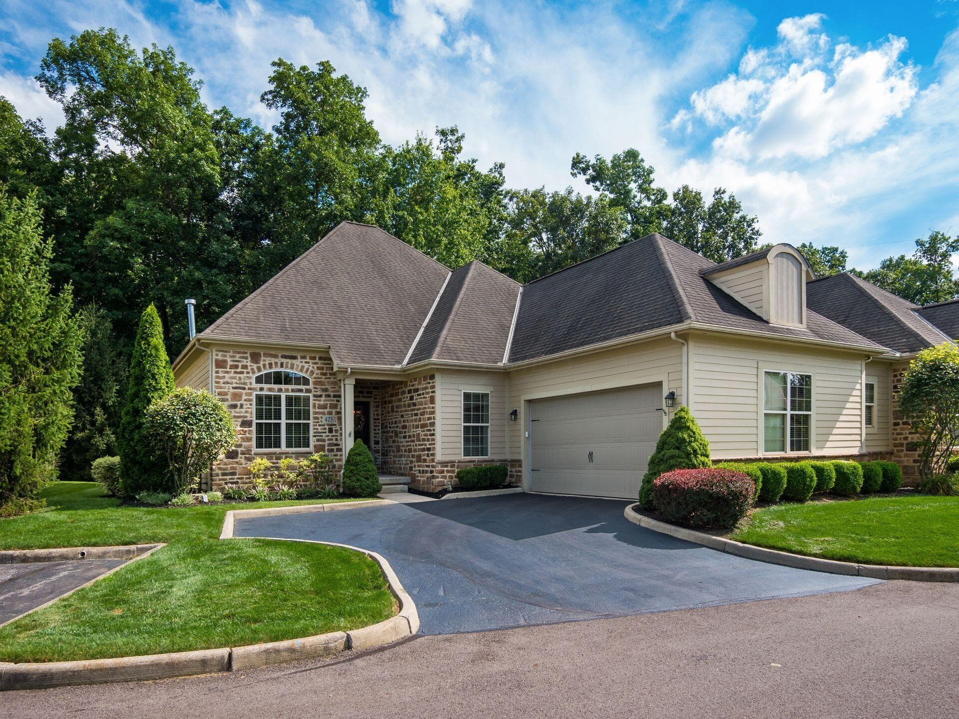 423 Slate Crossing Drive, Delaware, OH 43015