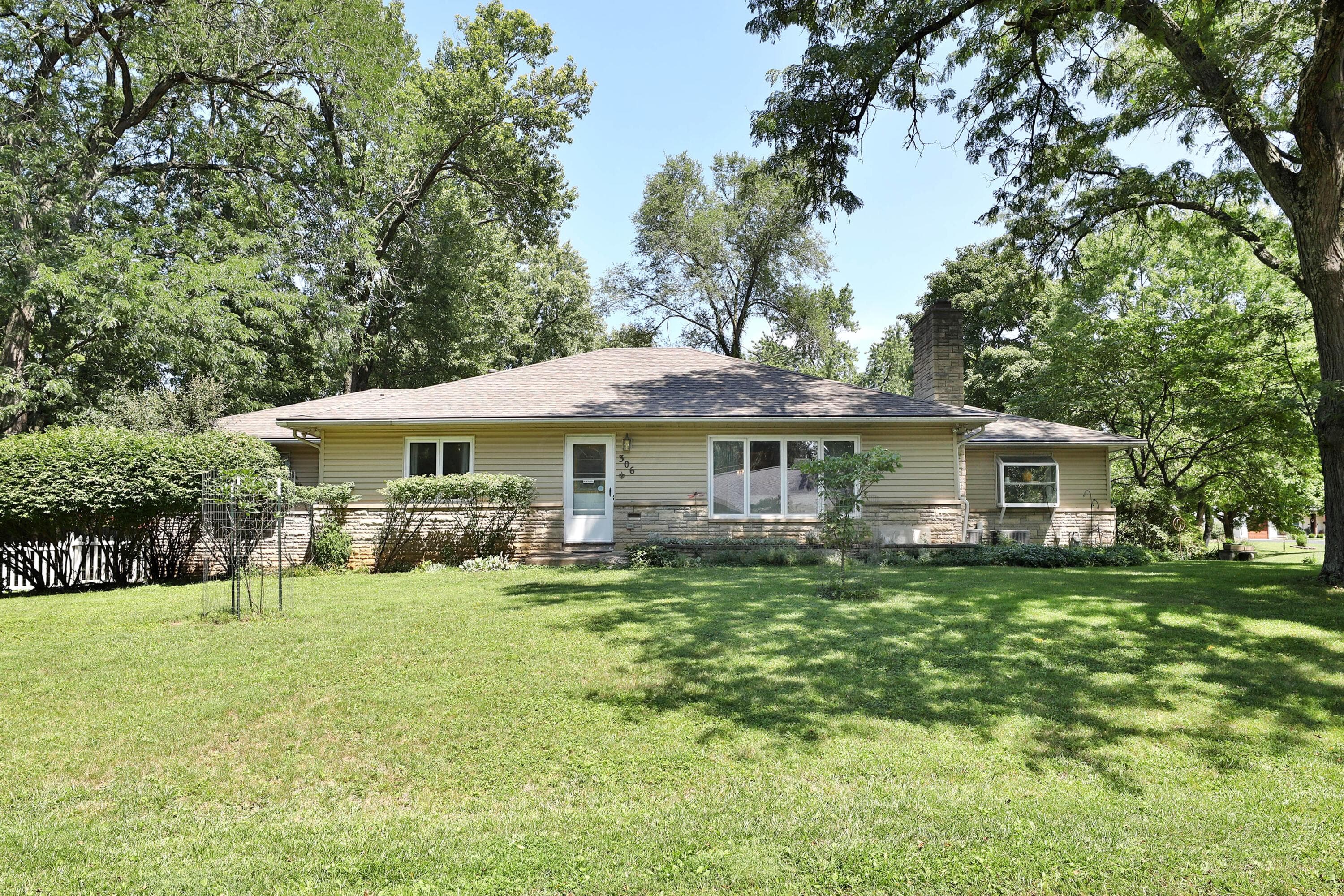 306 Pinney Drive, Worthington, OH 43085