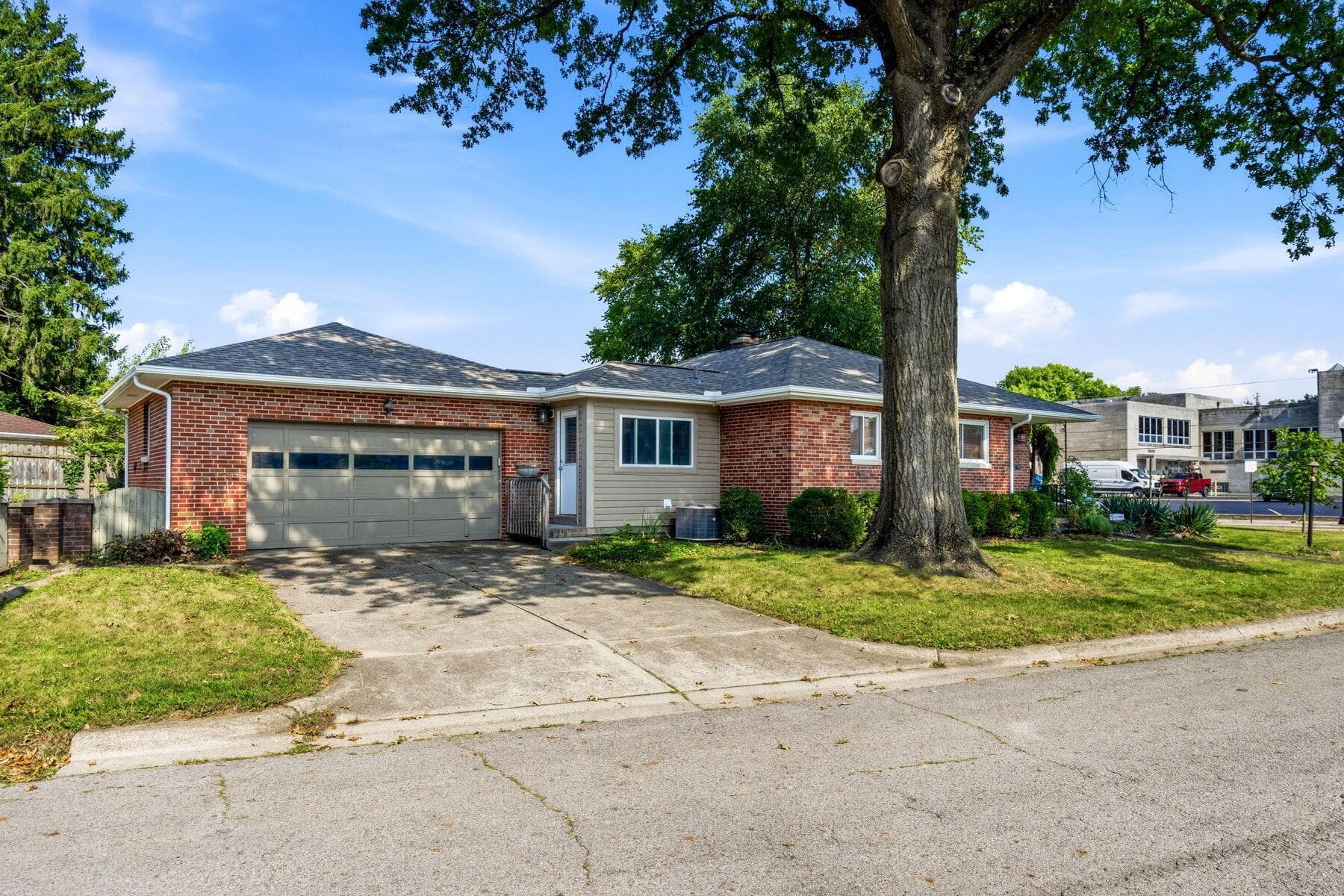 2827 DOVER Road, Columbus, OH 43209