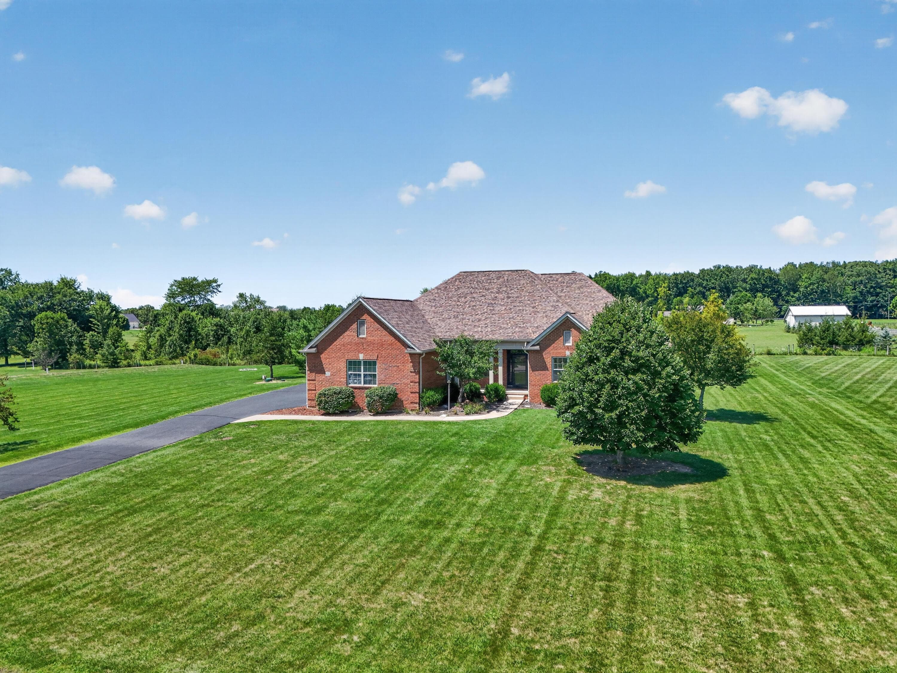 9480 Ward Road, Plain City, OH 43064