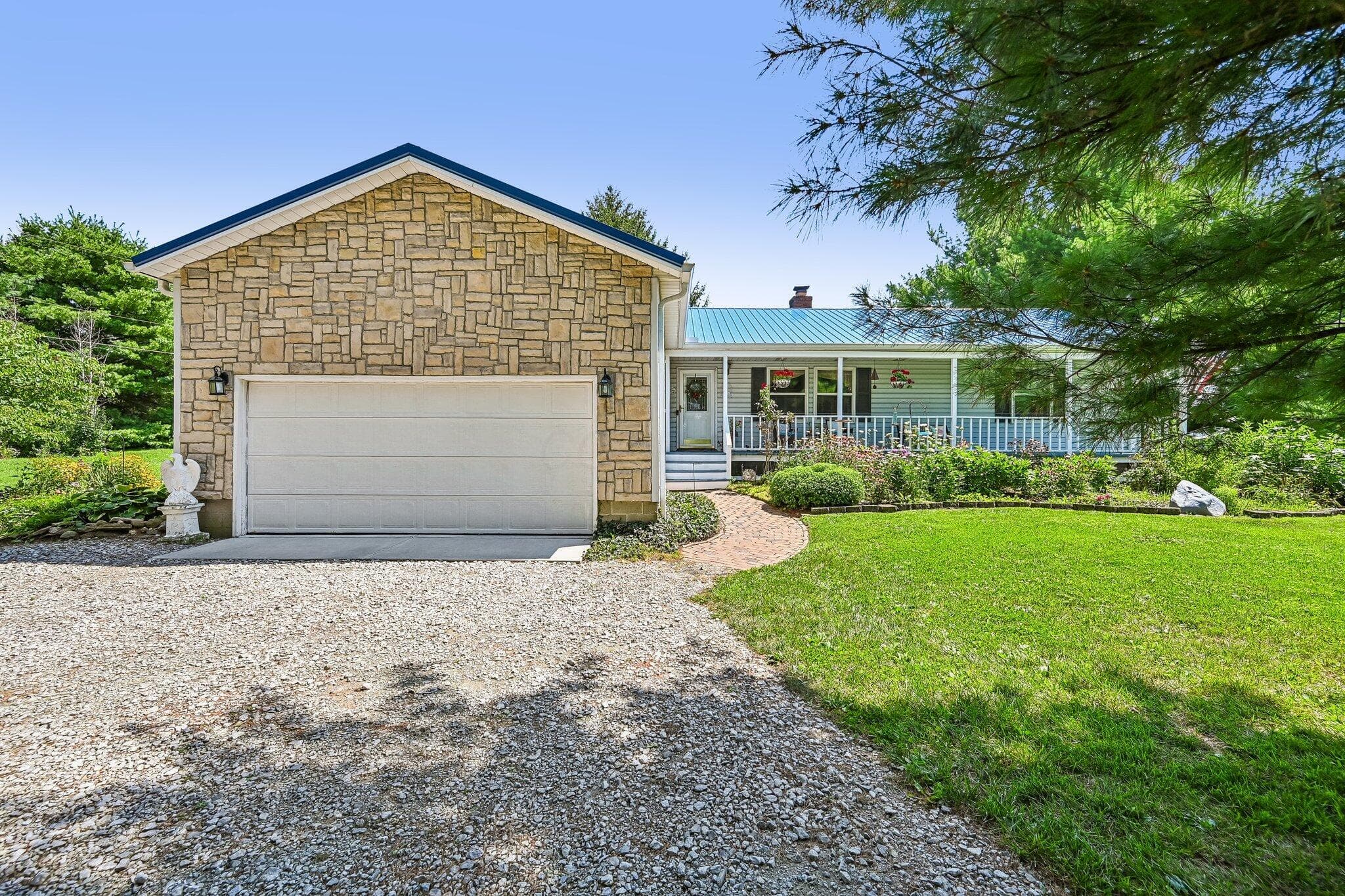 8089 York Road SW, Pataskala, OH 43062