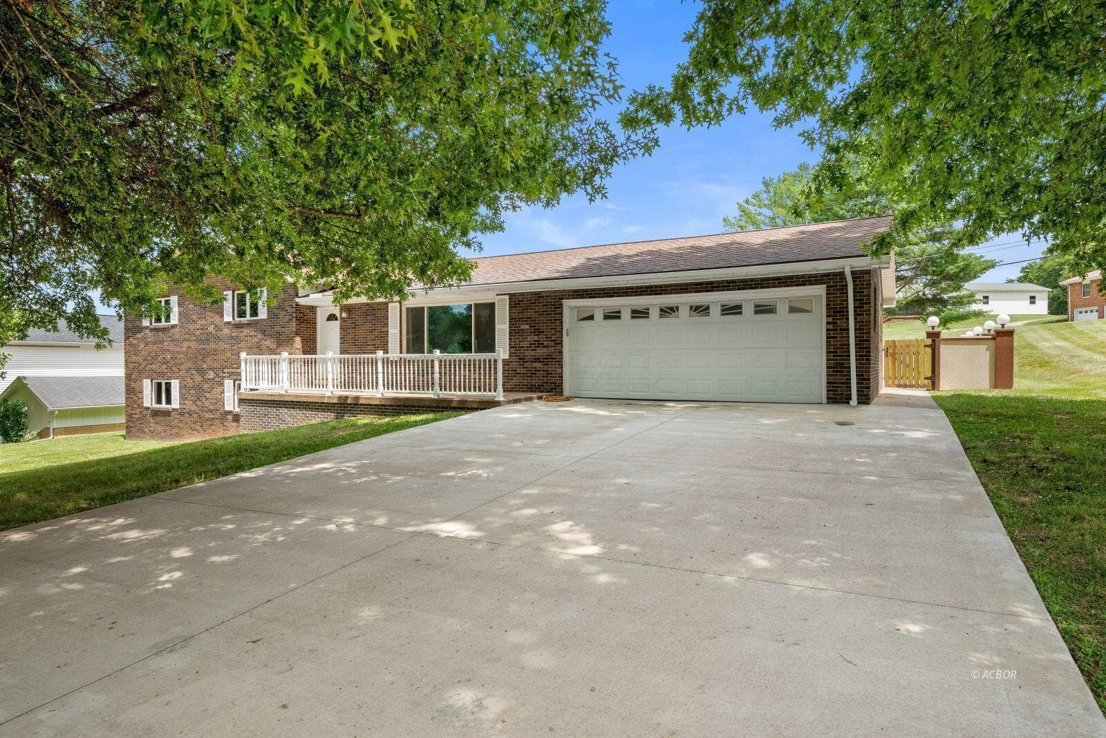 76 Debbie Drive, Gallipolis, OH 45631