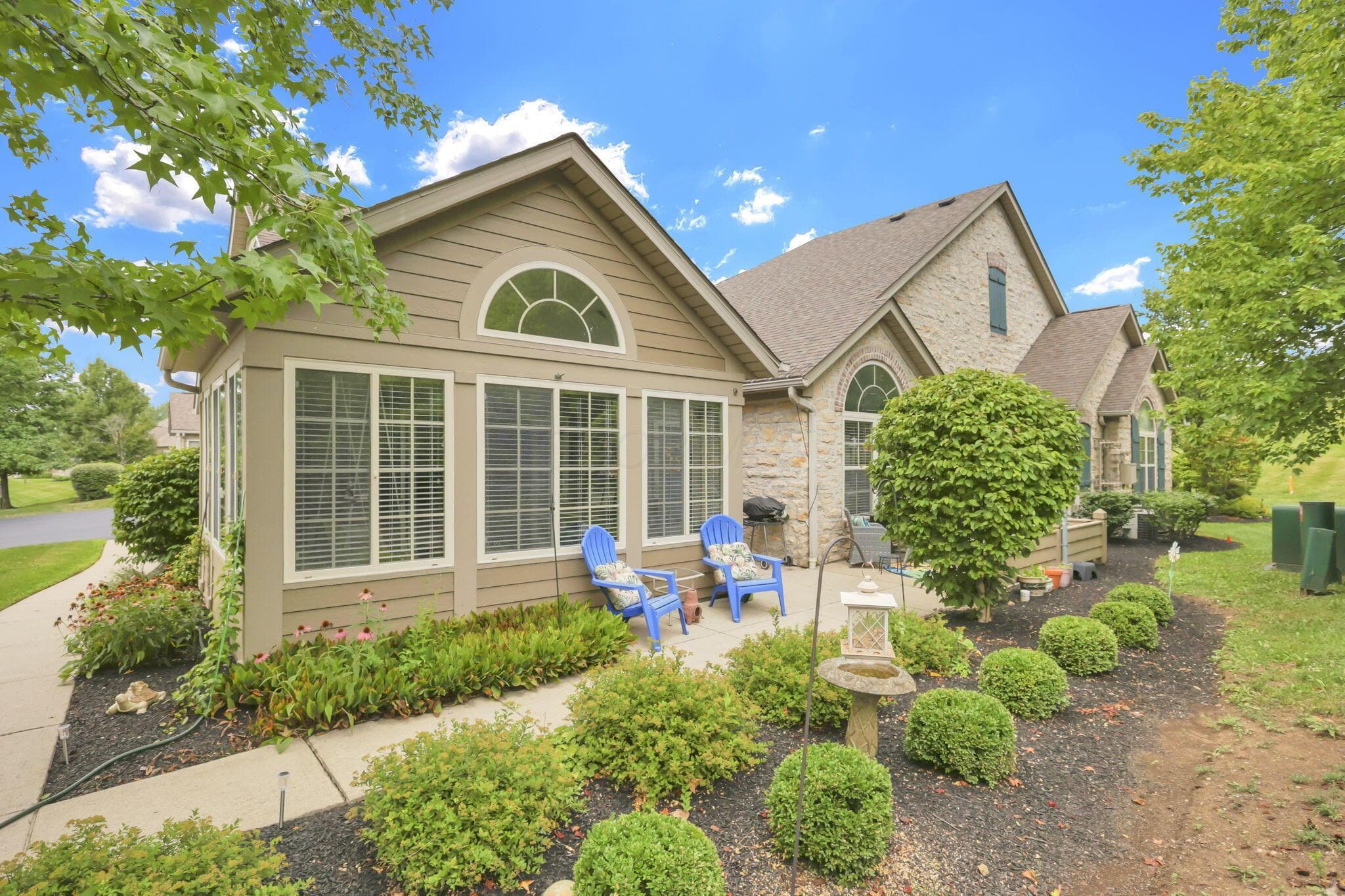 100 Stonegate Drive, Pataskala, OH 43062