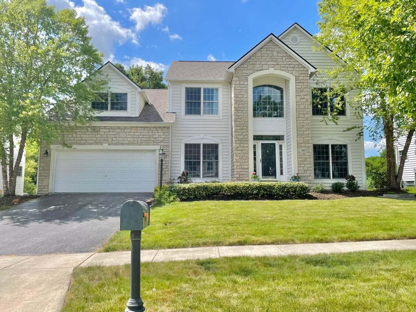 7492 Fairfield Lakes Drive, Powell, OH 43065