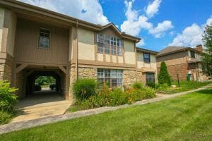 92 Stornoway Drive W #92B, Columbus, OH 43213