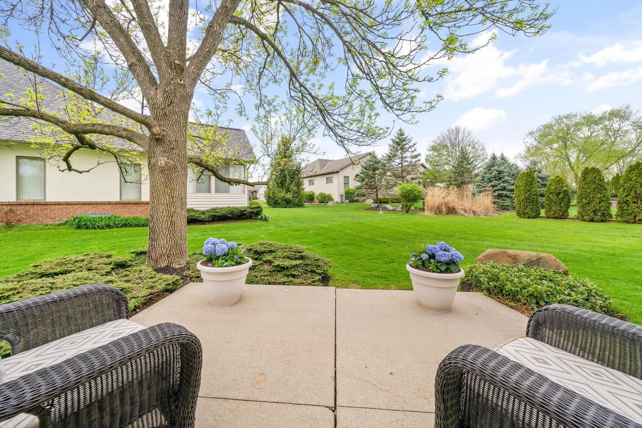 920 Linworth Village Drive, Columbus, OH 43235