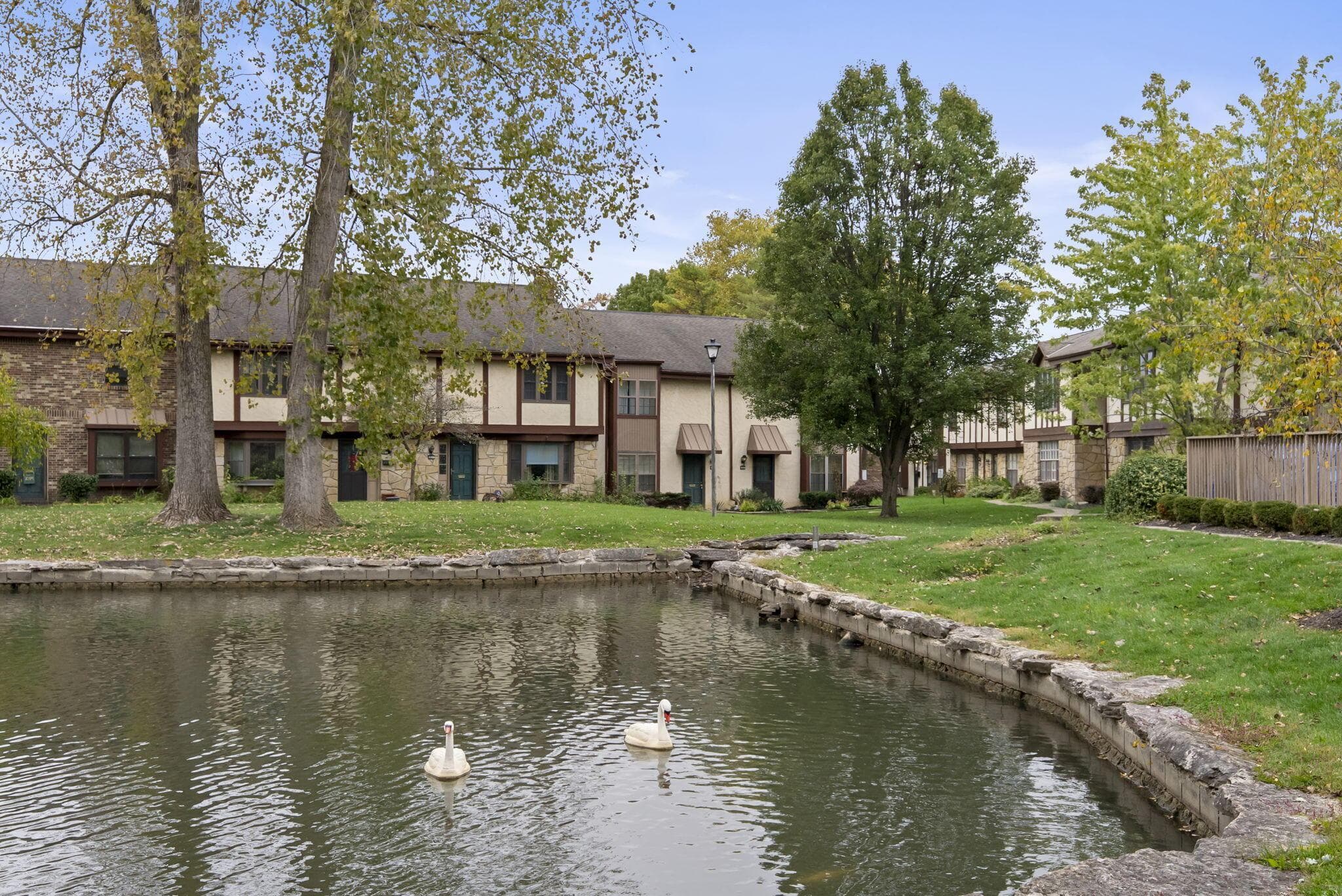 6198 Stornoway Drive S, Columbus, OH 43213