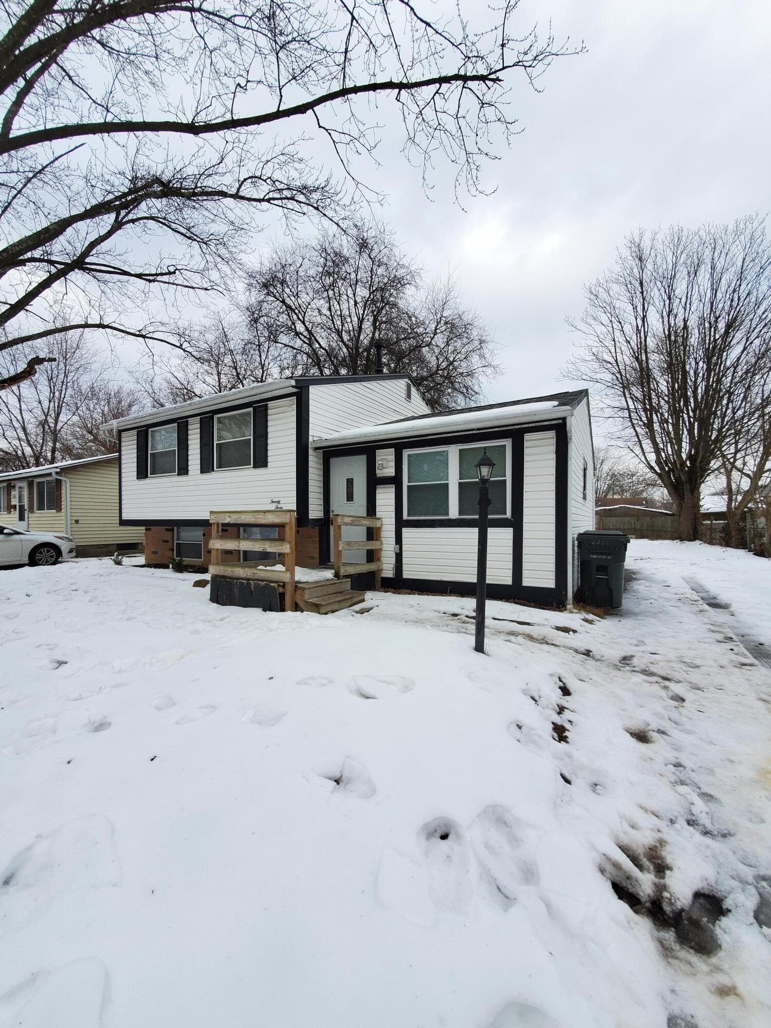 2390 Carlford Street, Columbus, OH 43232